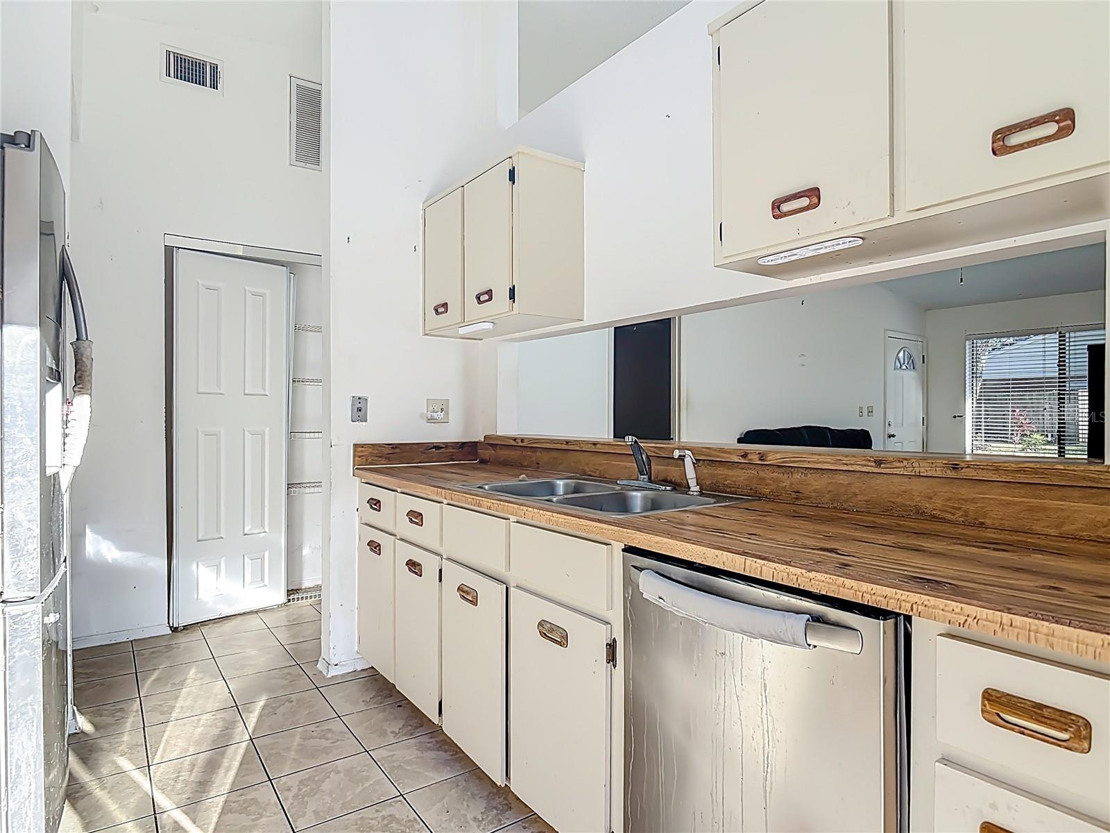 Image 9 of 35 For 1513 Heritage Lane