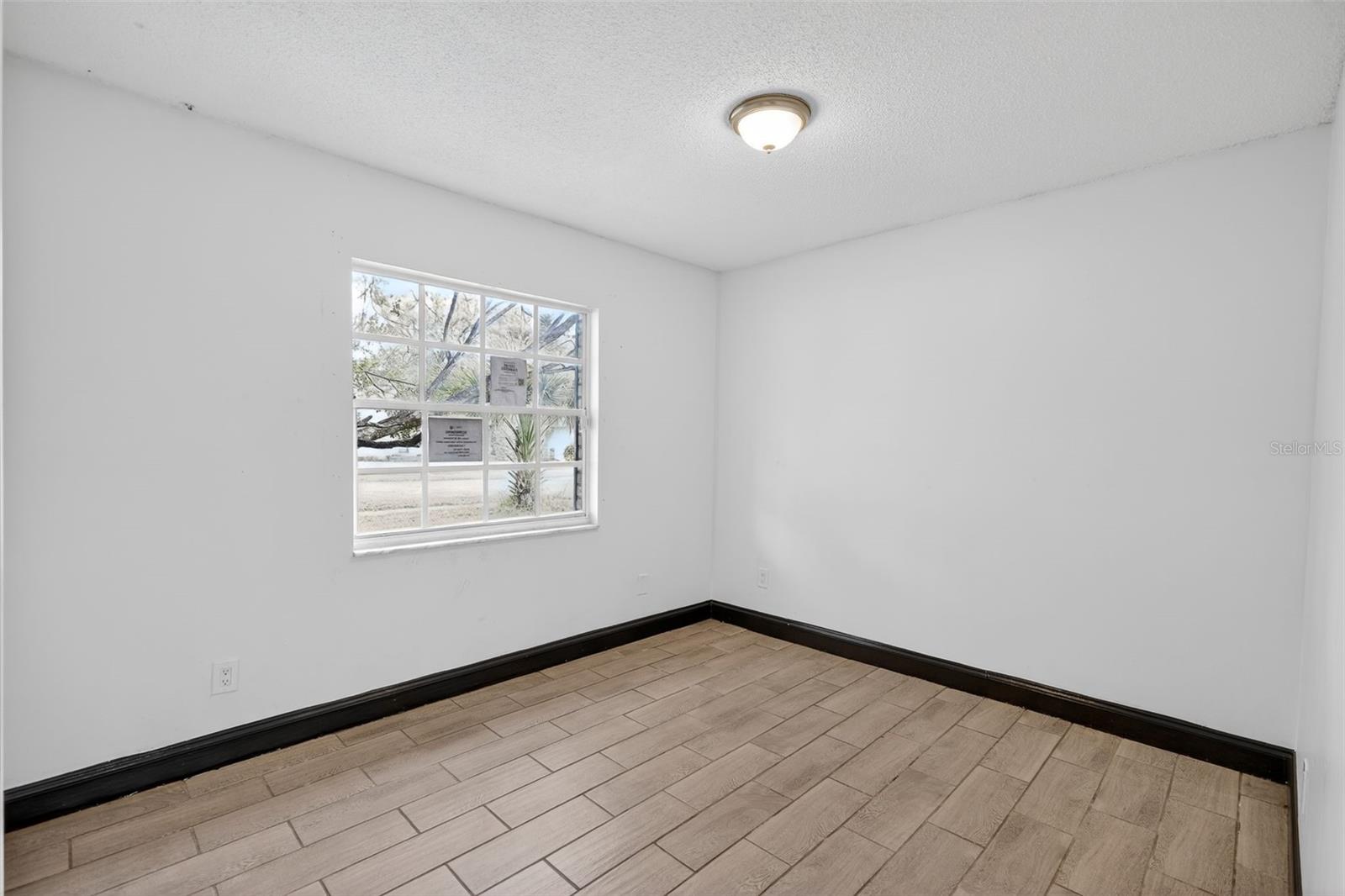 Image 5 of 25 For 4534 Lemans Drive