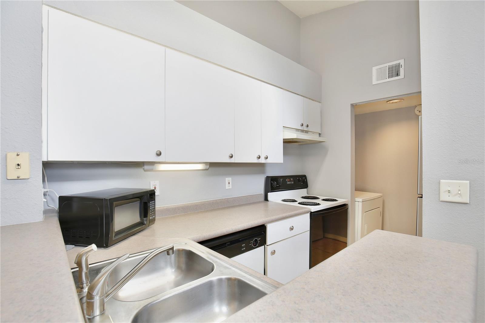 Image 6 of 17 For 5131 City Street 634