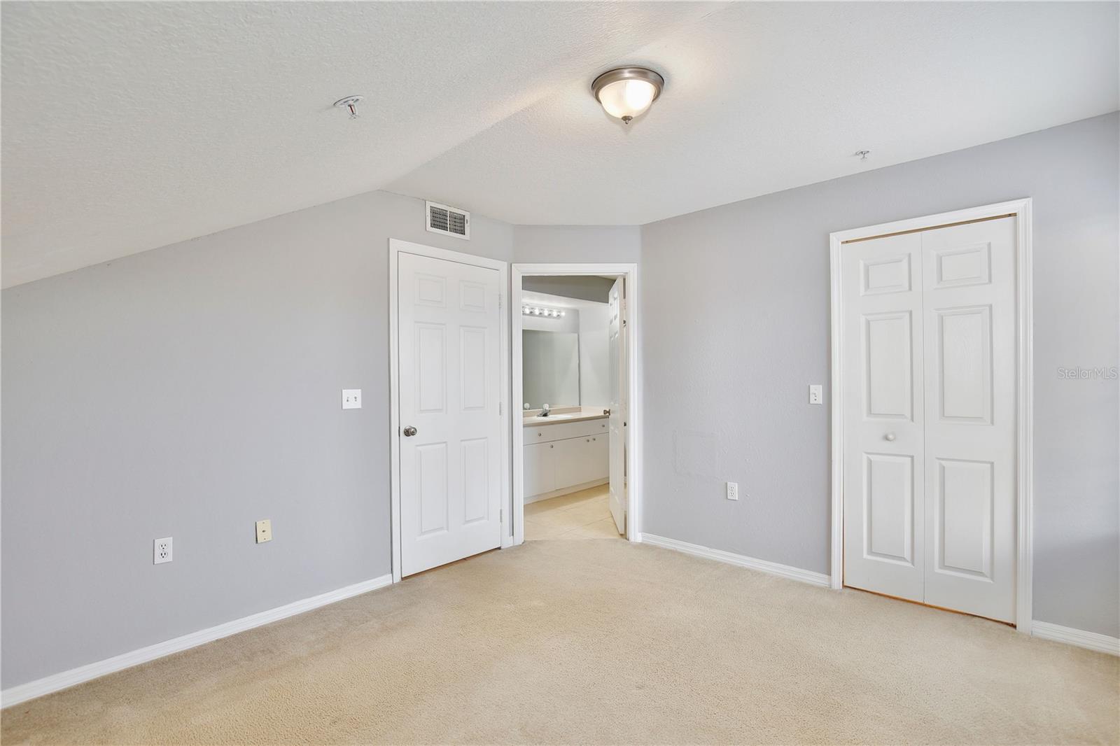 Image 9 of 17 For 5131 City Street 634