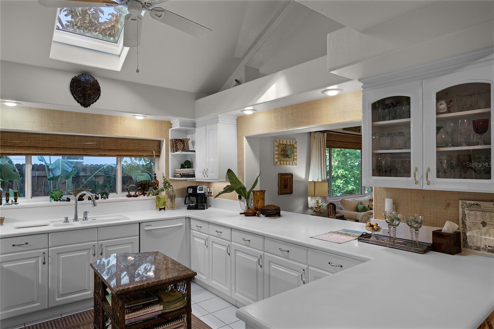 Image 12 of 41 For 1611 Walnut Avenue