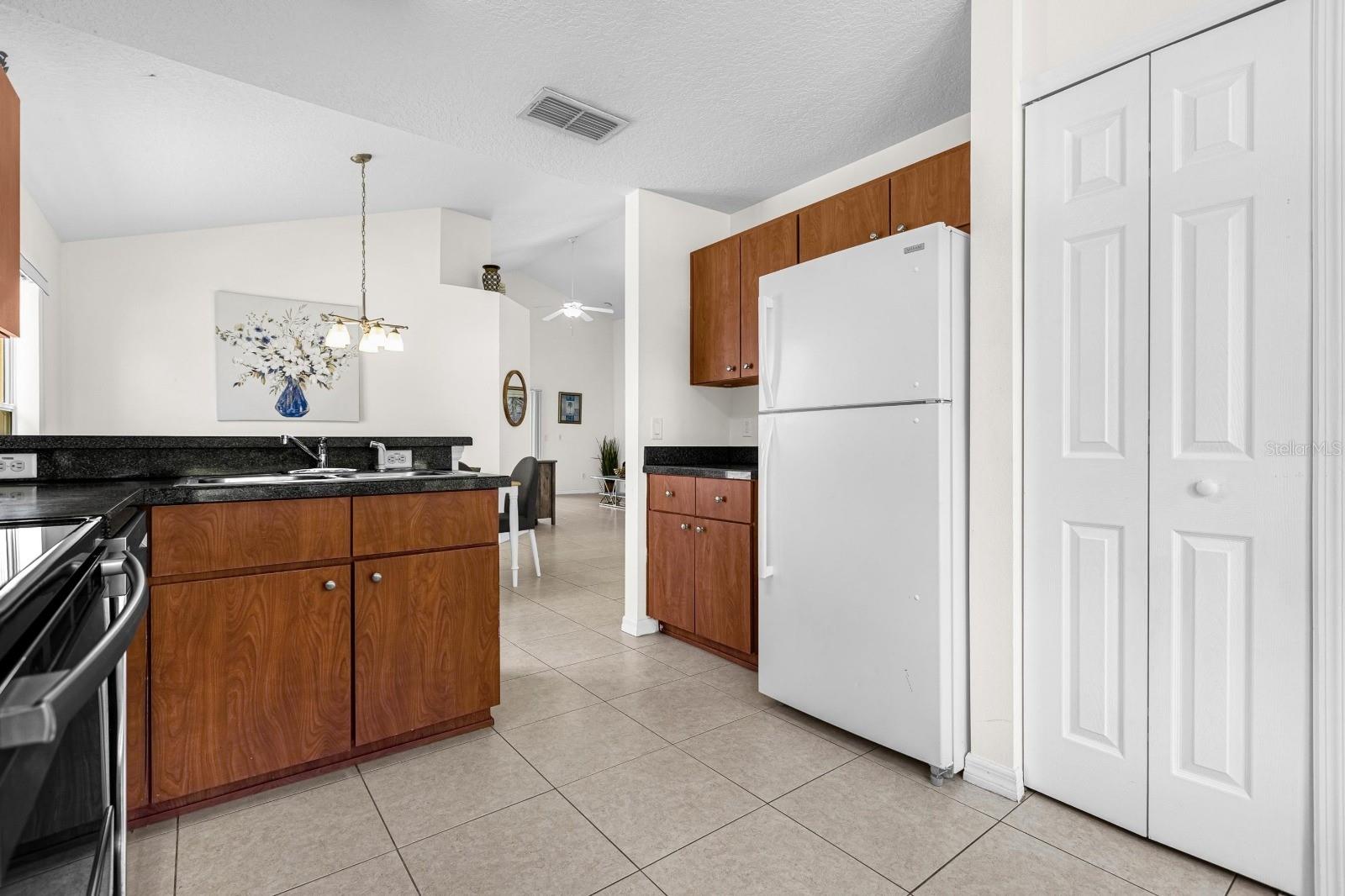 Image 10 of 34 For 1015 Tourmaline Drive