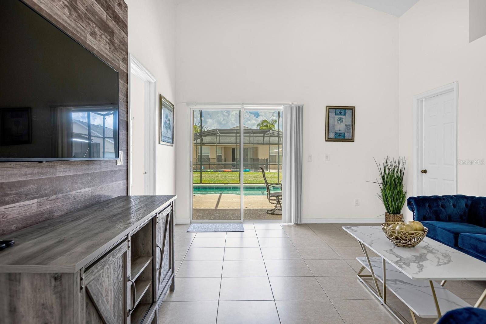 Image 18 of 34 For 1015 Tourmaline Drive