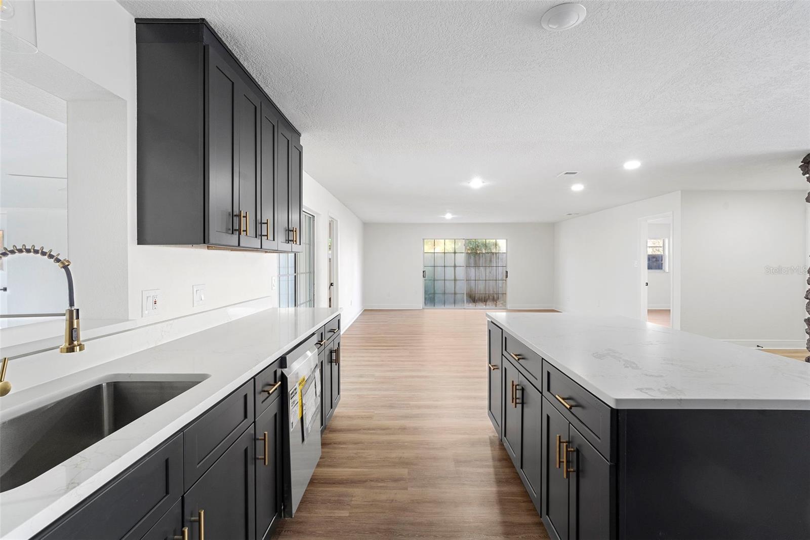 Image 13 of 61 For 1812 Baywood Avenue