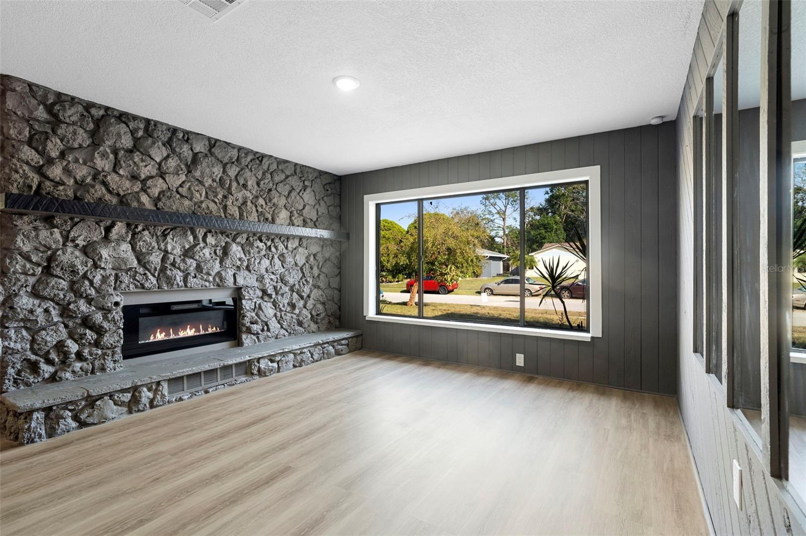 Image 15 of 61 For 1812 Baywood Avenue