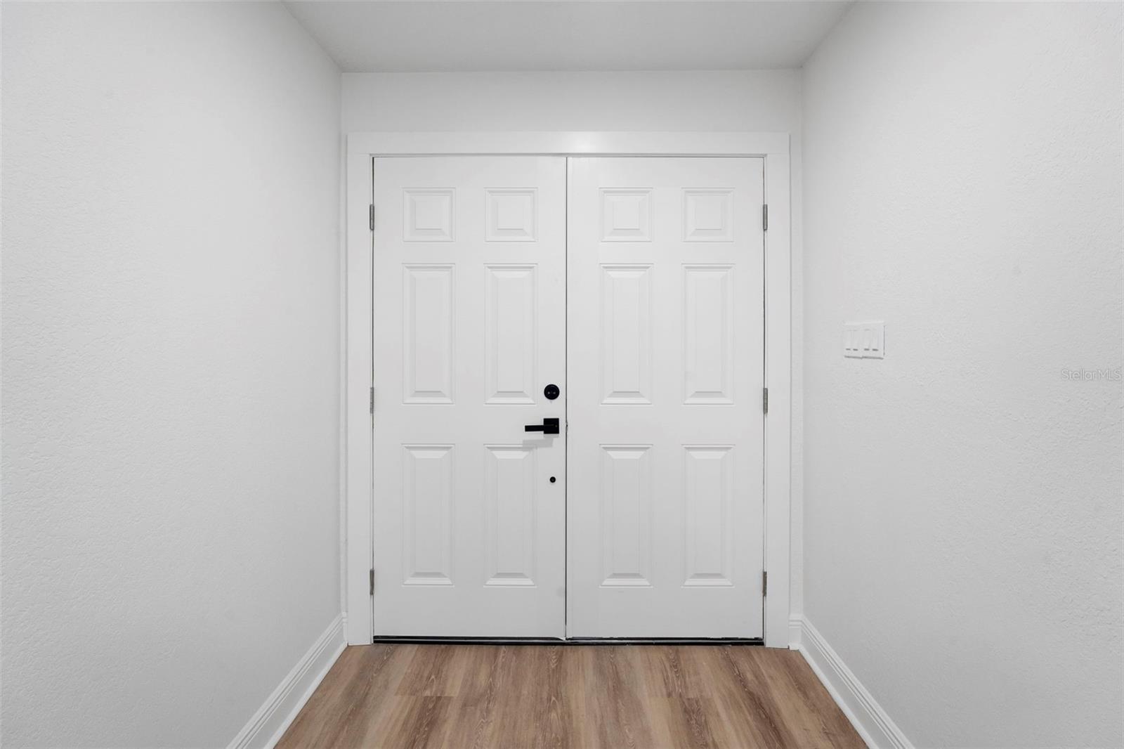 Image 16 of 61 For 1812 Baywood Avenue