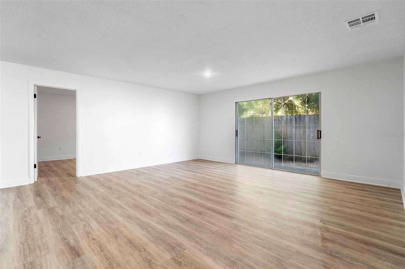 Image 17 of 61 For 1812 Baywood Avenue