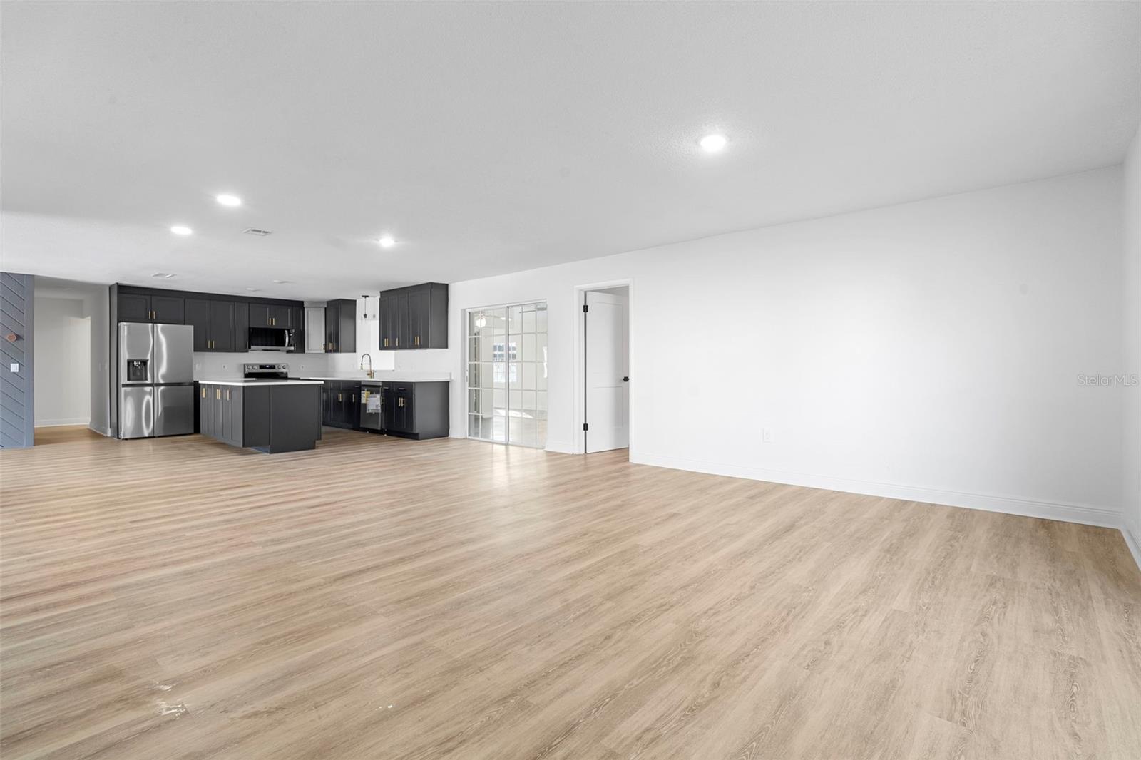 Image 19 of 61 For 1812 Baywood Avenue