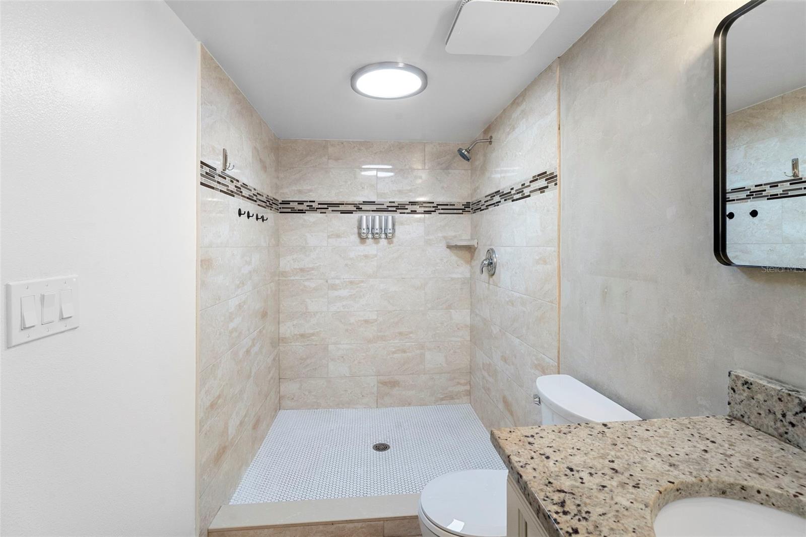 Image 23 of 61 For 1812 Baywood Avenue