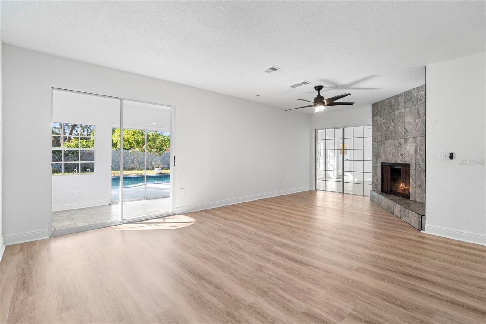 Image 24 of 61 For 1812 Baywood Avenue