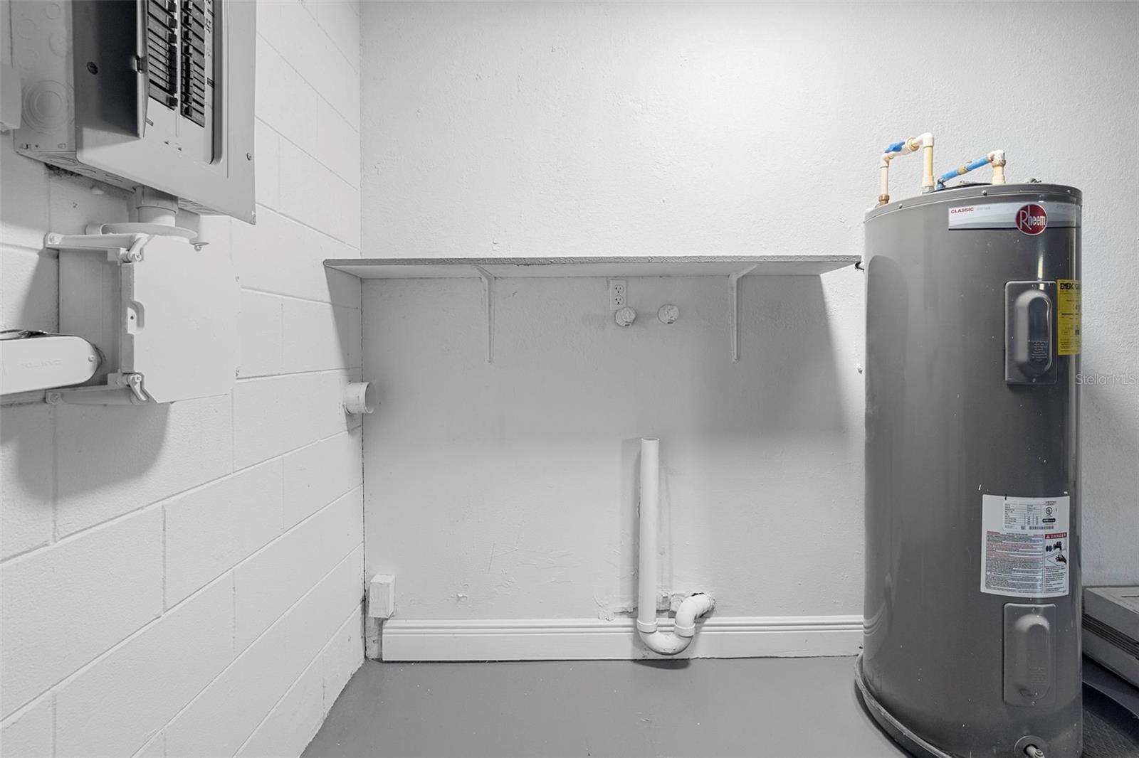 Image 30 of 61 For 1812 Baywood Avenue