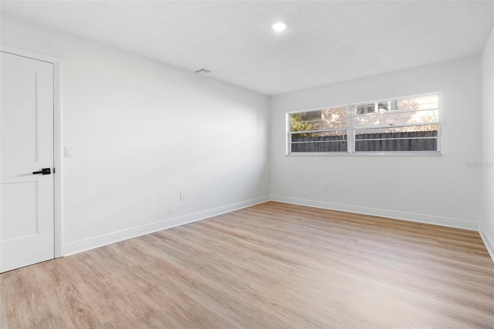 Image 33 of 61 For 1812 Baywood Avenue