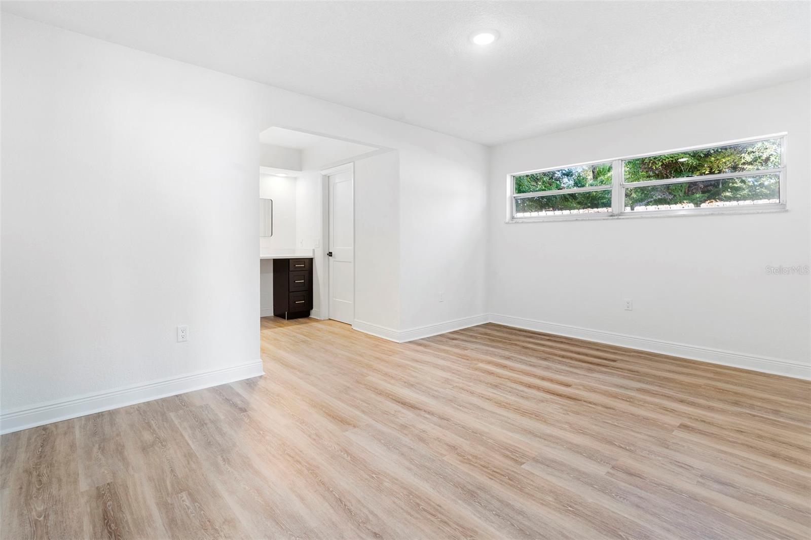 Image 39 of 61 For 1812 Baywood Avenue