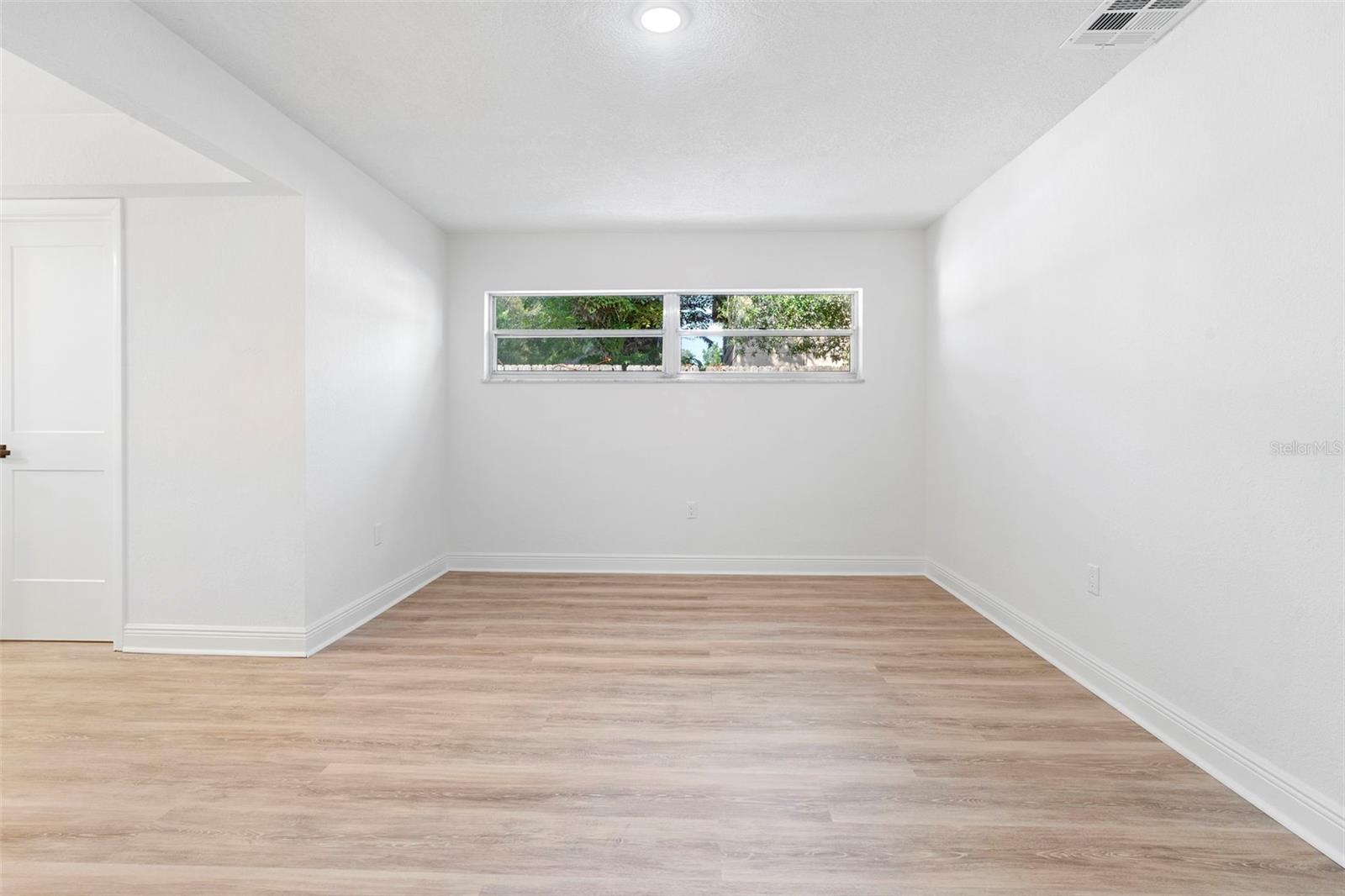 Image 40 of 61 For 1812 Baywood Avenue