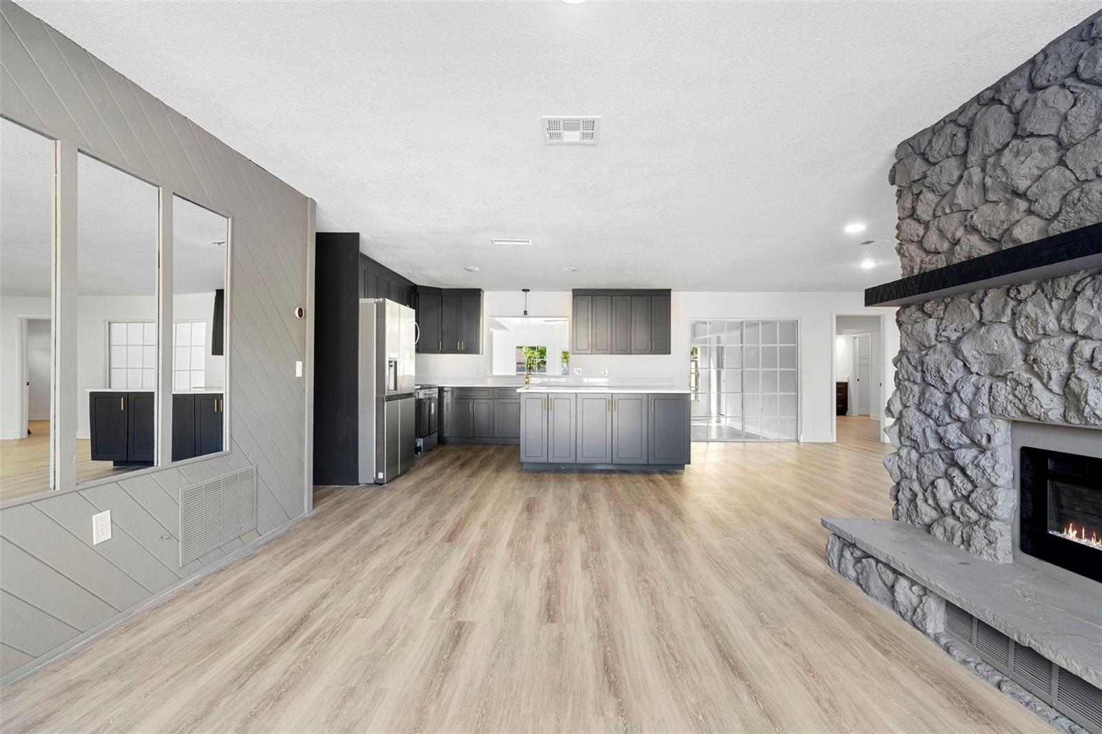 Image 7 of 61 For 1812 Baywood Avenue