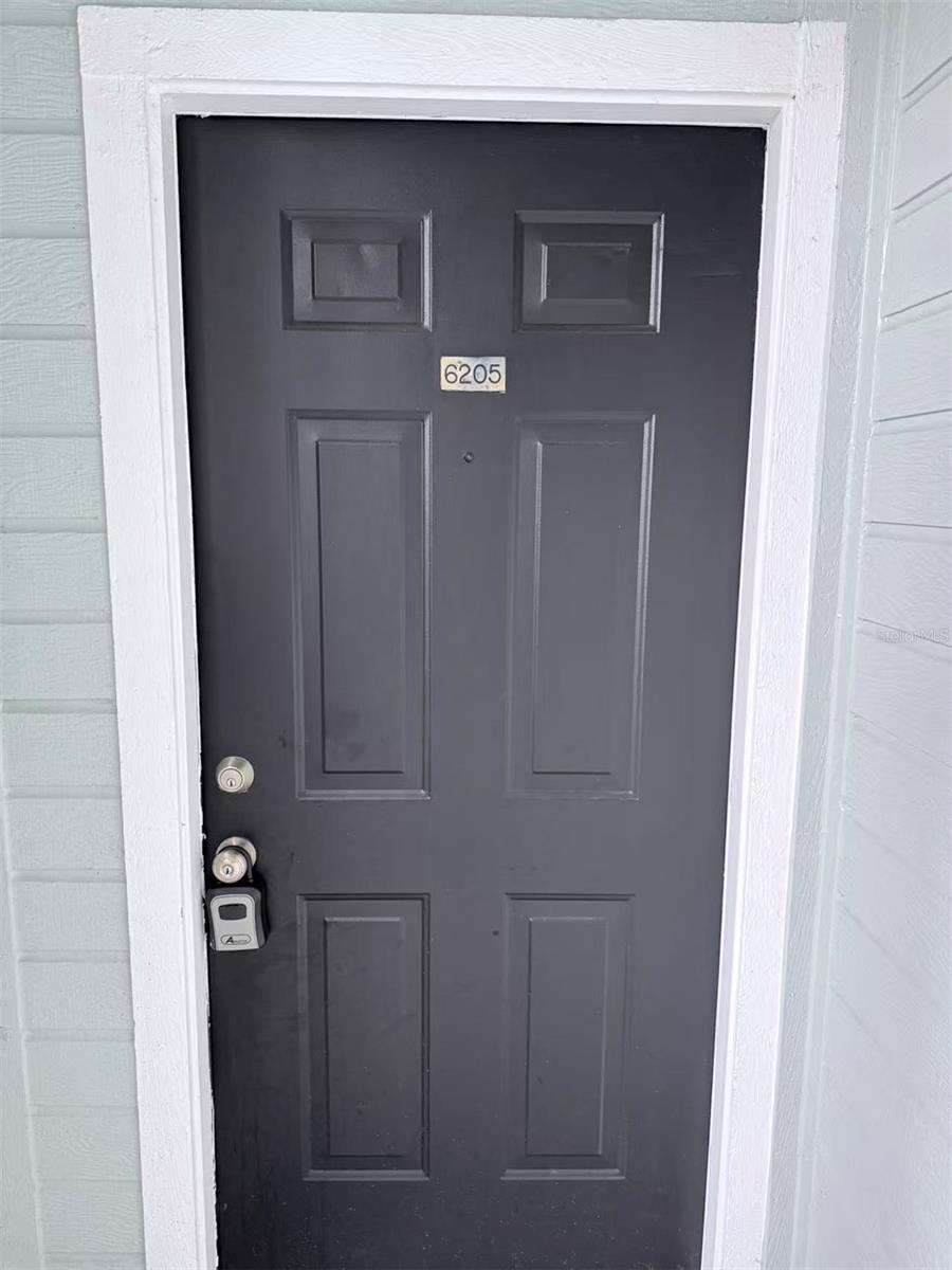 Image 2 of 24 For 2550 Alafaya Trail 6205