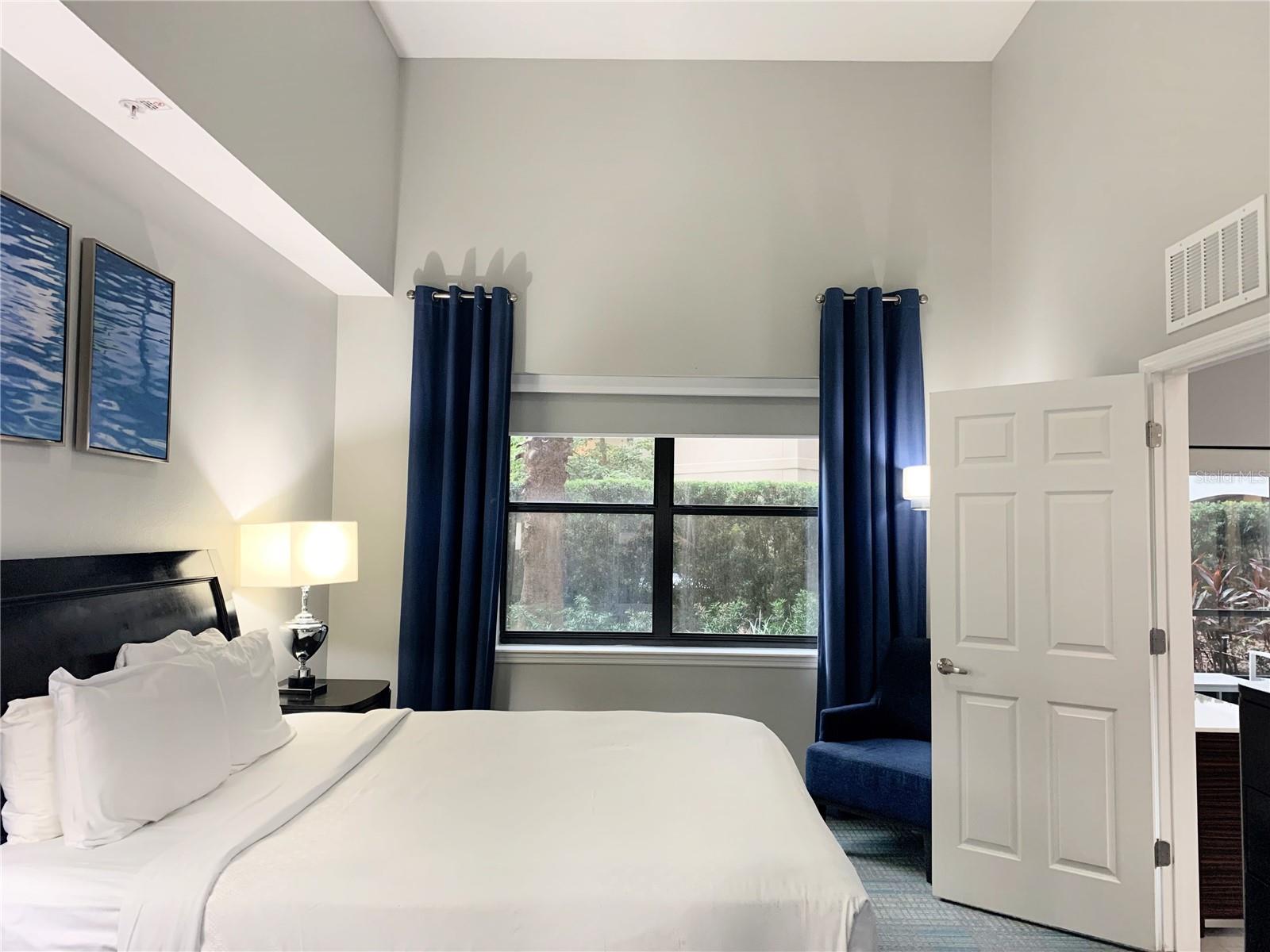 Image 15 of 48 For 14501 Grove Resort Avenue 1105