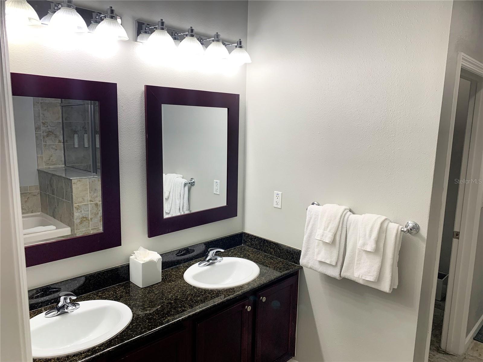 Image 17 of 48 For 14501 Grove Resort Avenue 1105