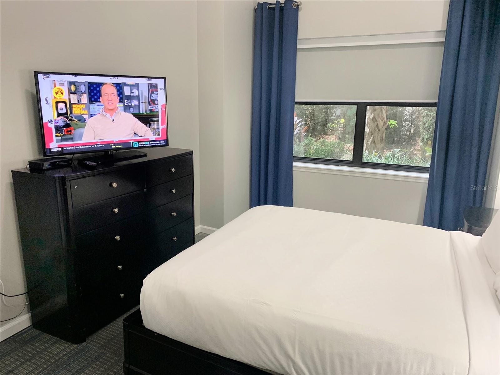 Image 23 of 48 For 14501 Grove Resort Avenue 1105