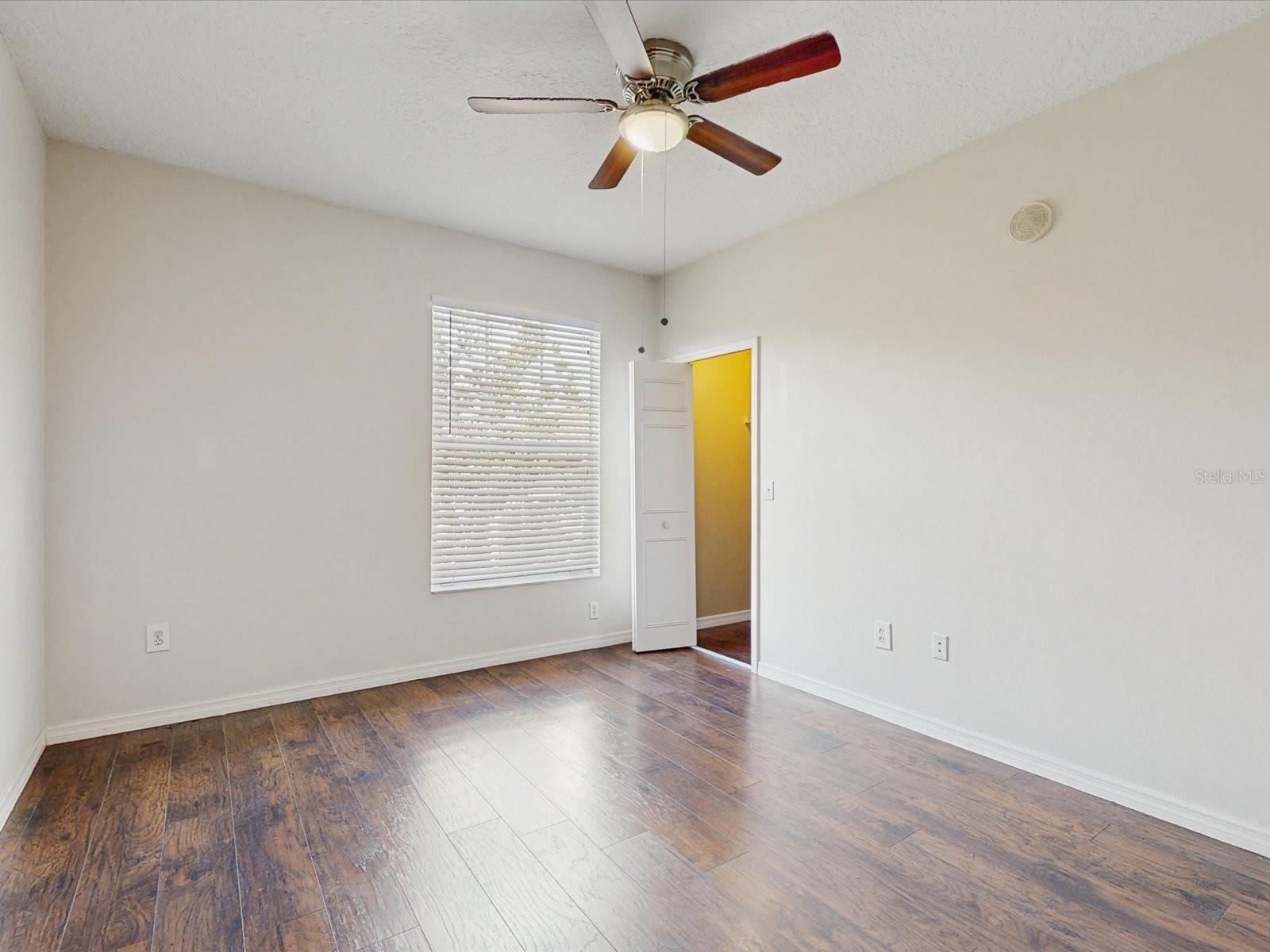 Image 15 of 27 For 5578 Metrowest Boulevard 203