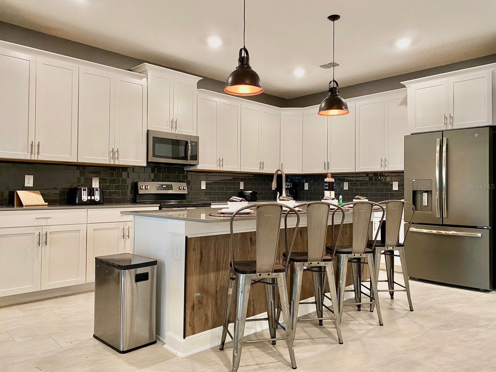 Image 3 of 30 For 8983 Backswing Way