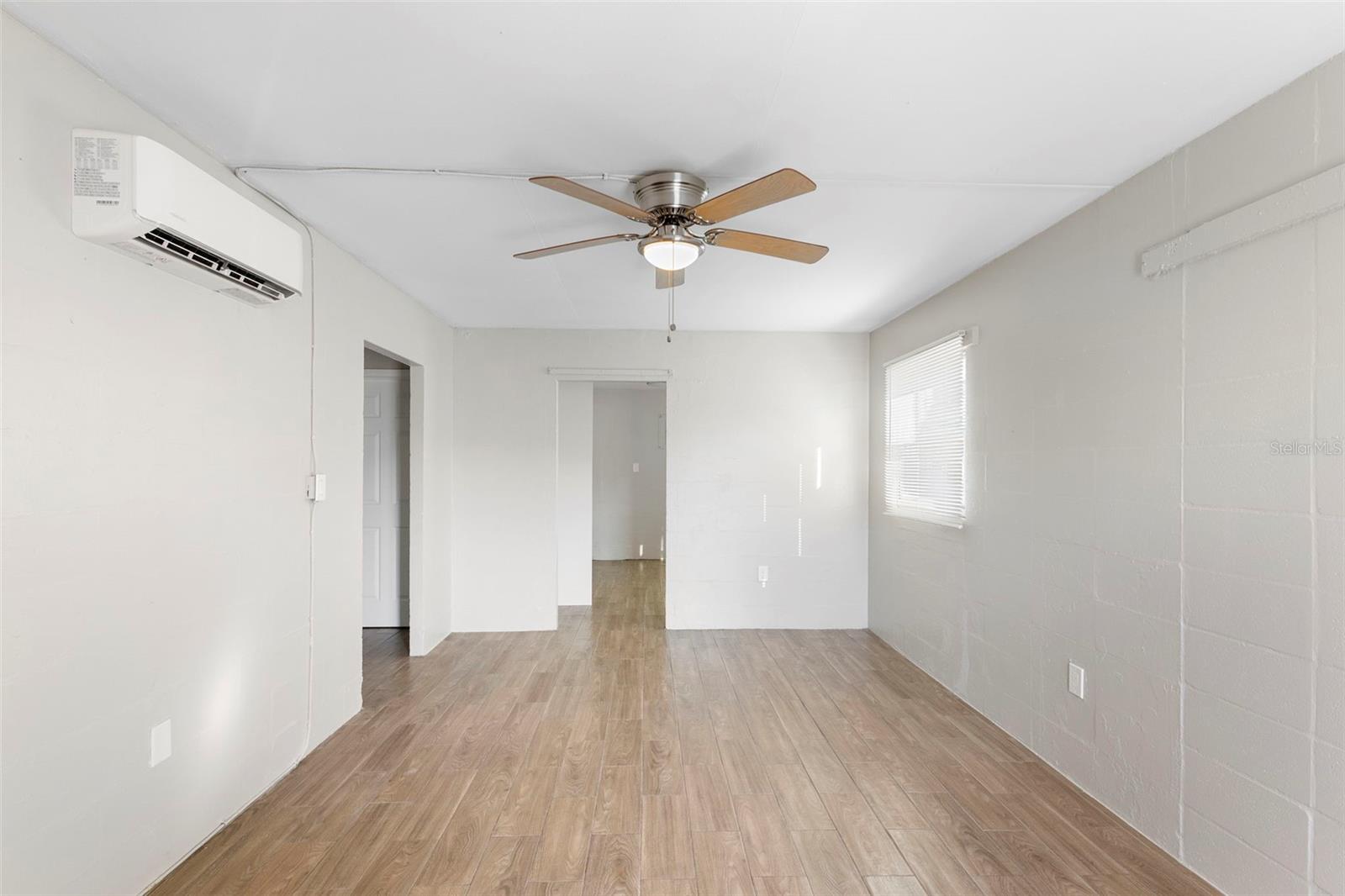 Image 11 of 26 For 901 Colyer Street A & B