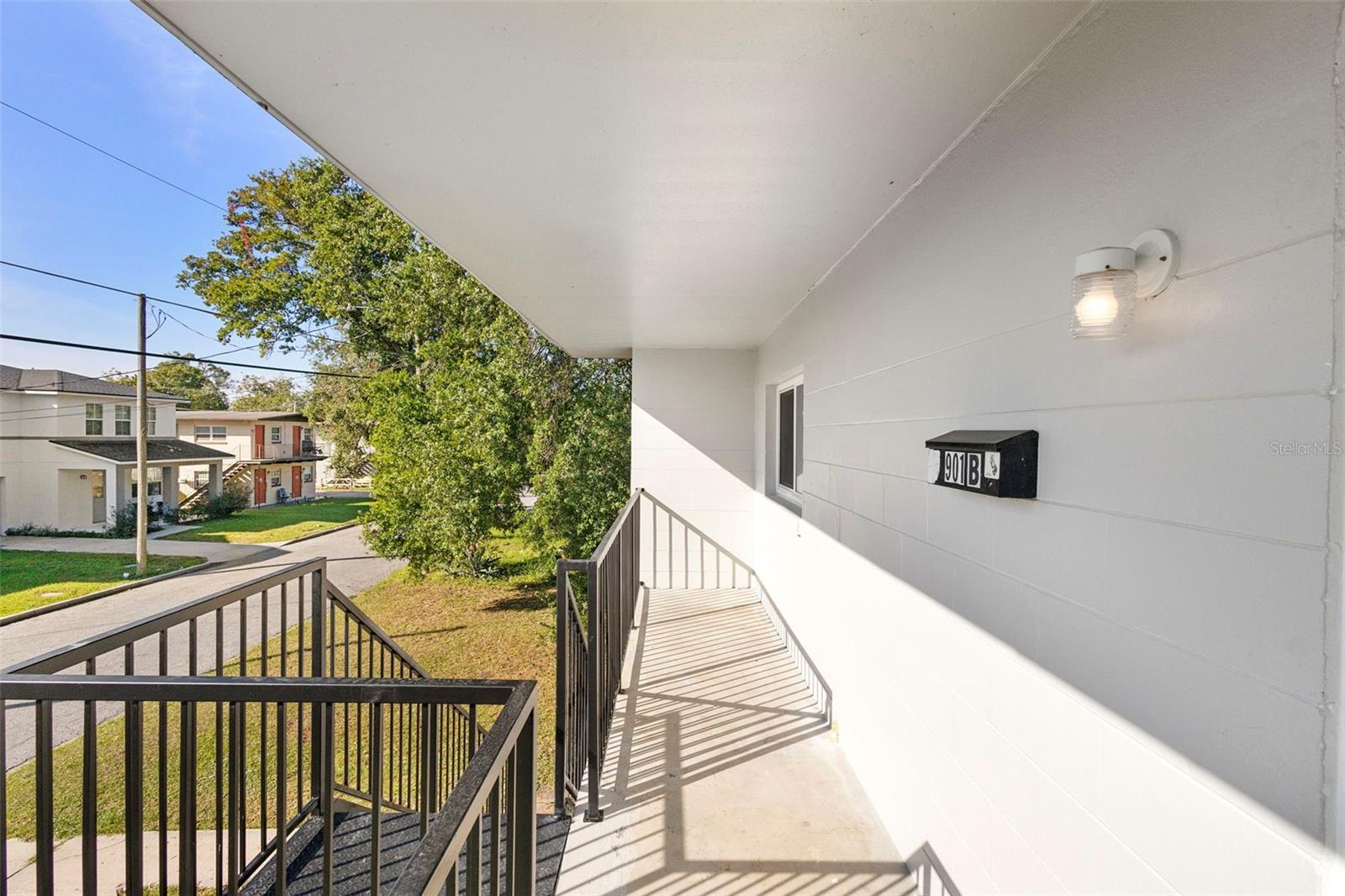 Image 19 of 26 For 901 Colyer Street A & B