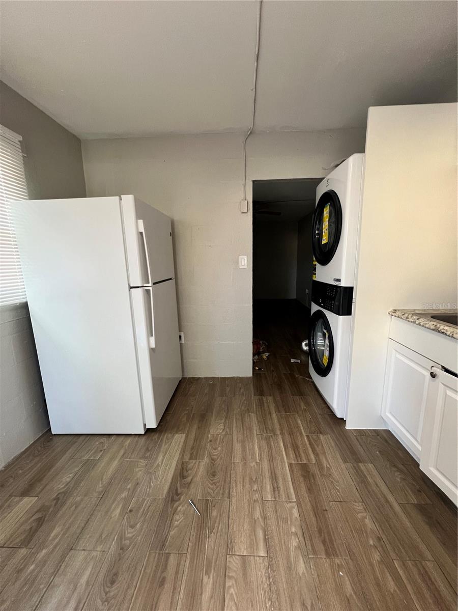 Image 29 of 32 For 901 Colyer Street A & B