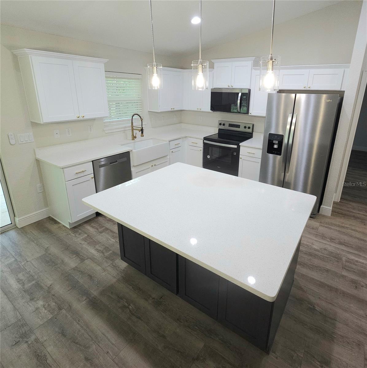 Image 2 of 14 For 9547 Sandree Drive