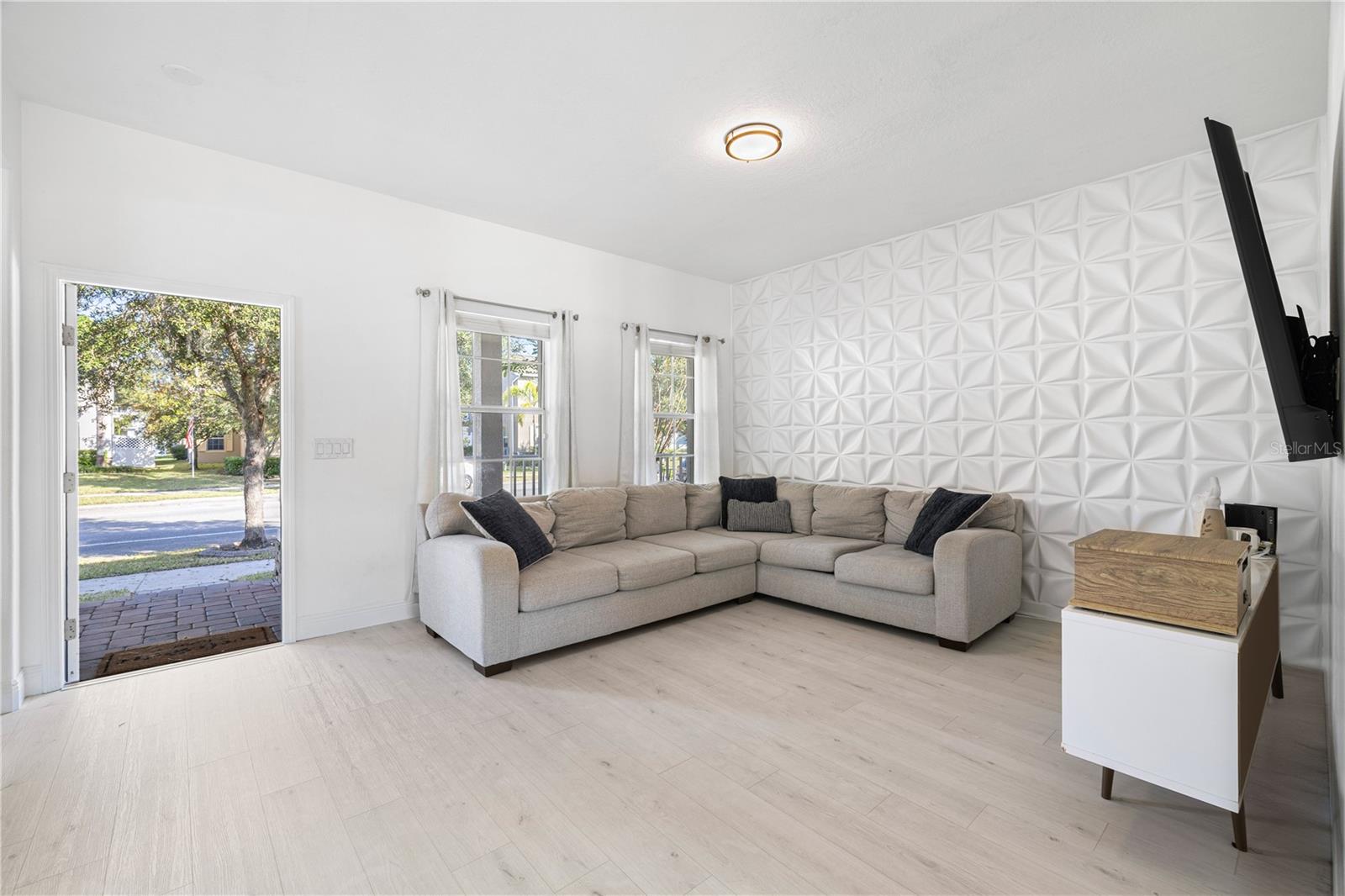 Image 9 of 59 For 5526 New Independence Parkway