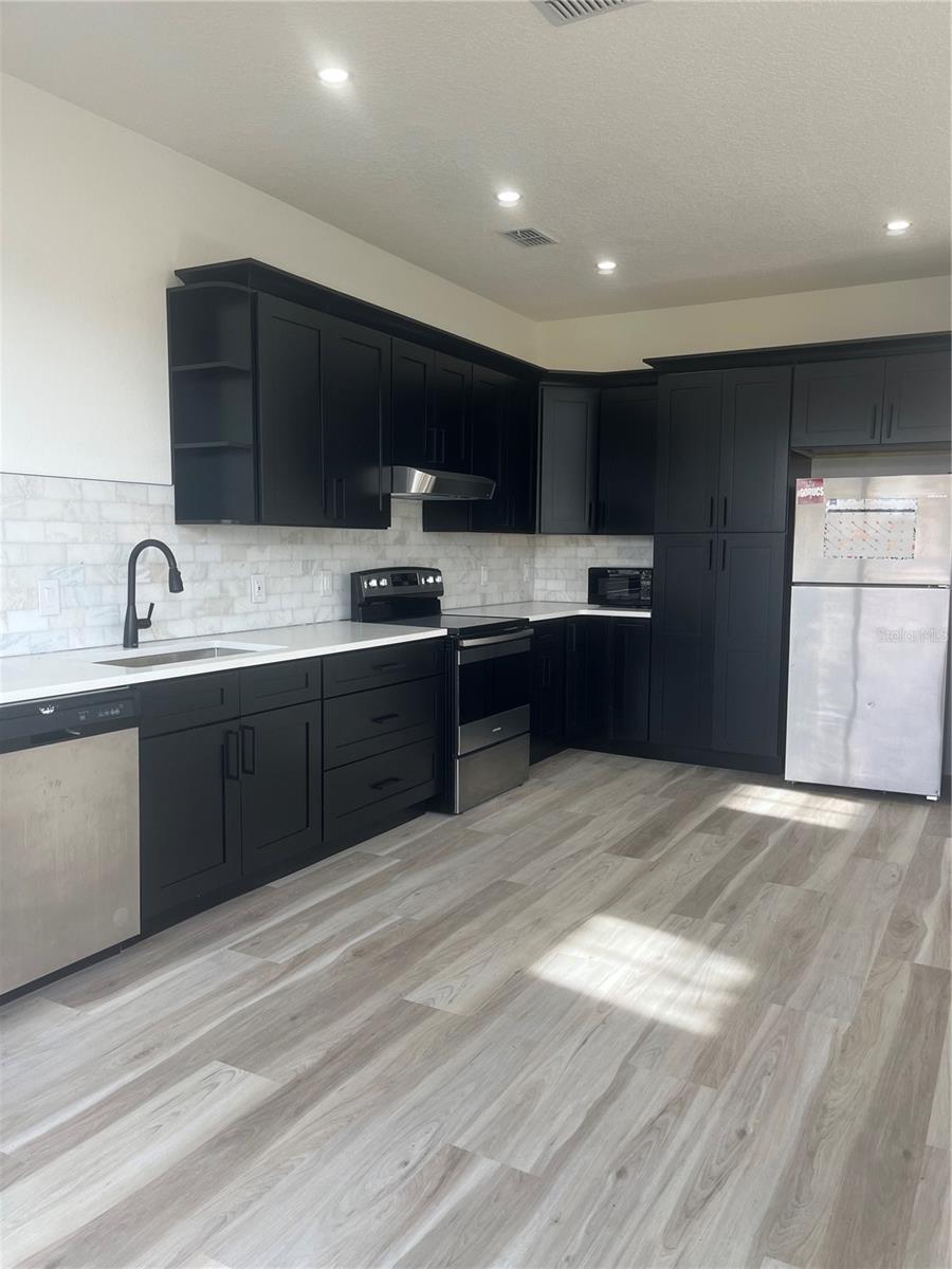 Image 2 of 16 For 550 Monroe Circle