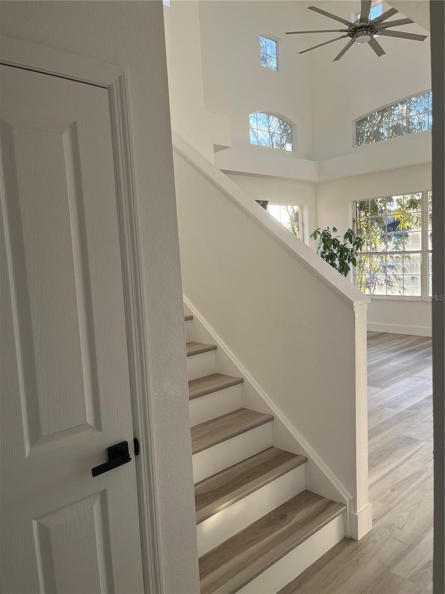 Image 7 of 16 For 550 Monroe Circle