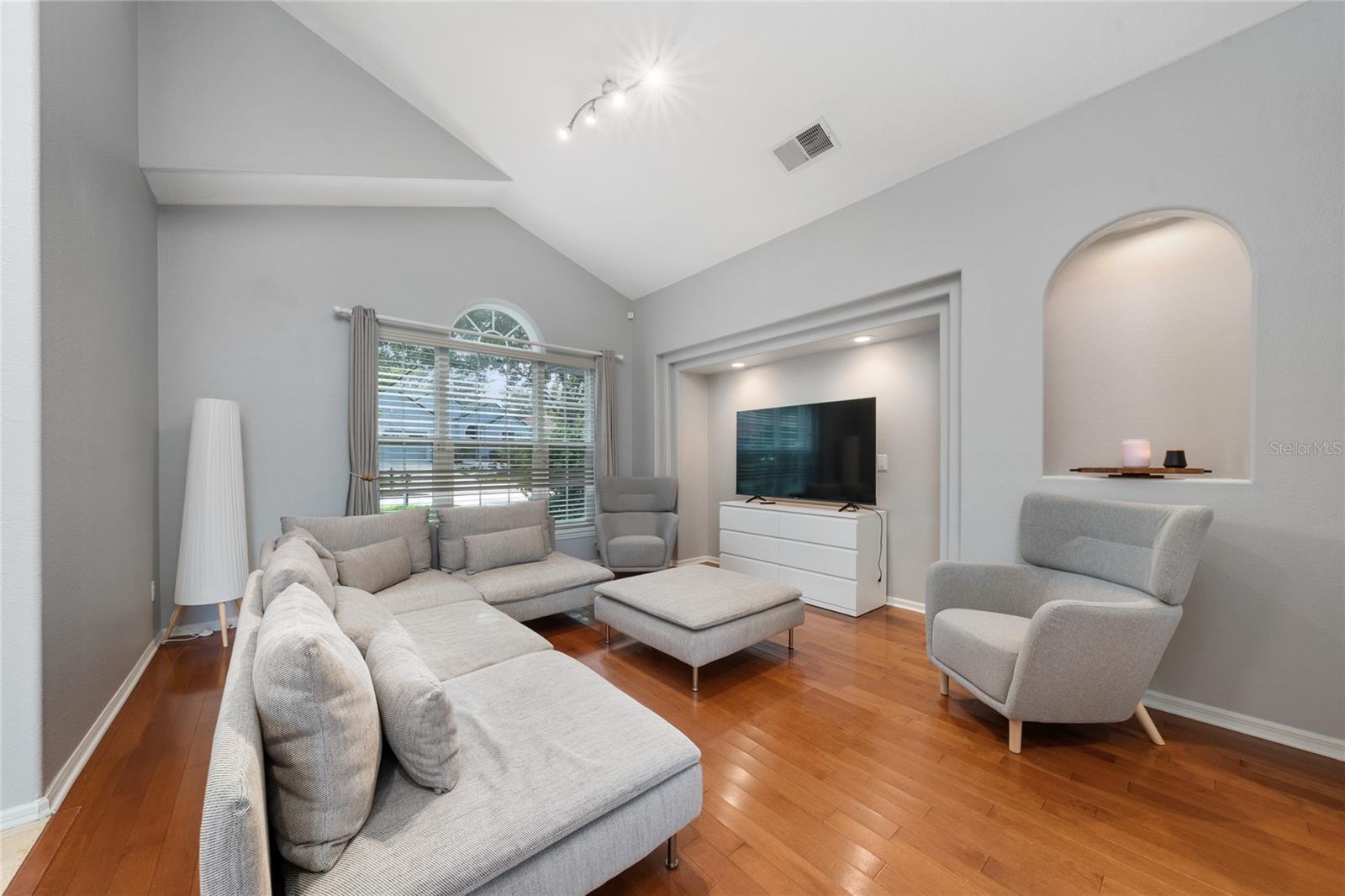 Image 21 of 51 For 7657 Mount Carmel Drive