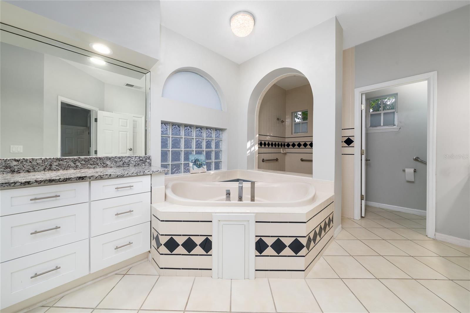 Image 25 of 51 For 7657 Mount Carmel Drive