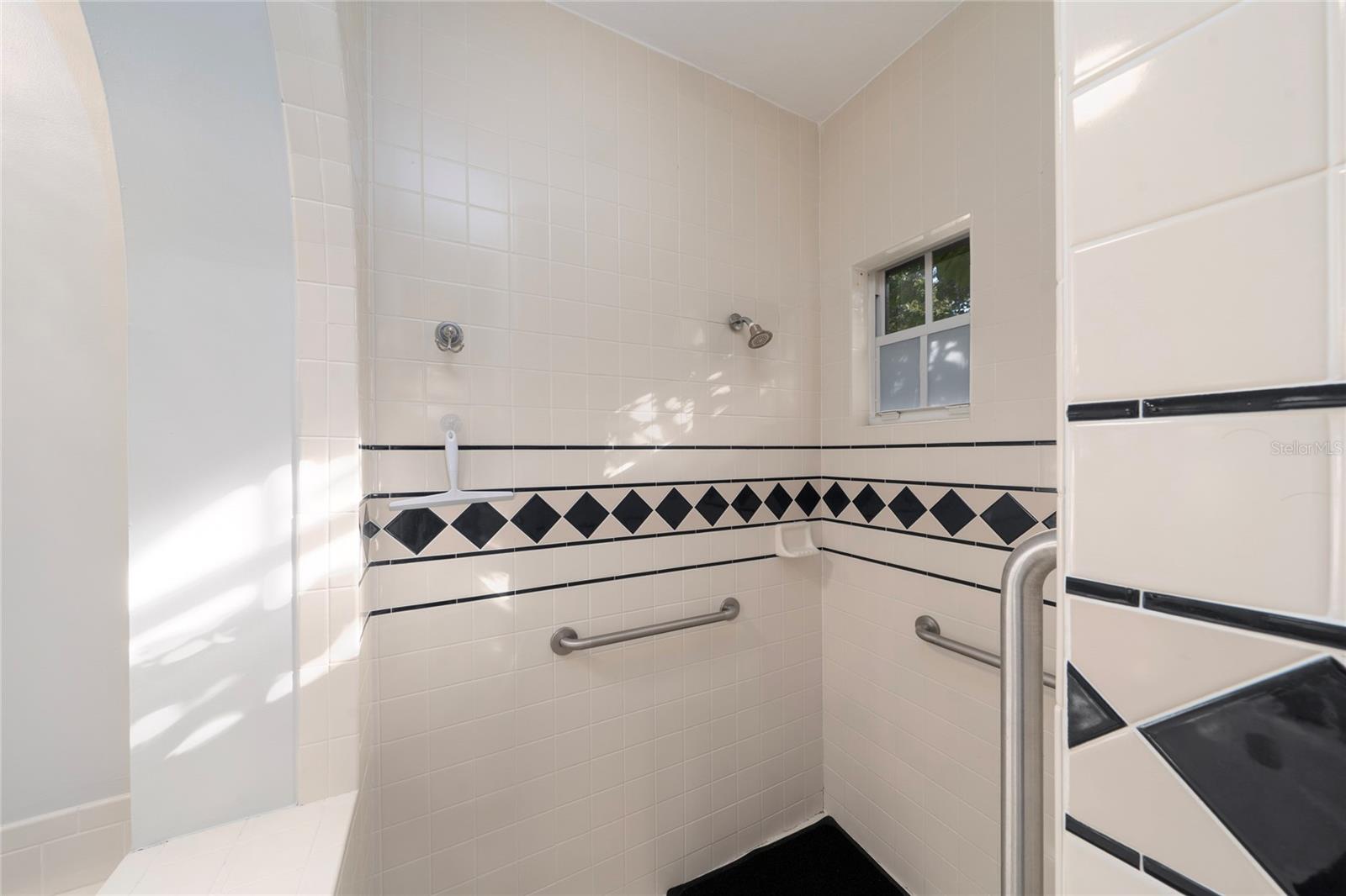 Image 26 of 51 For 7657 Mount Carmel Drive