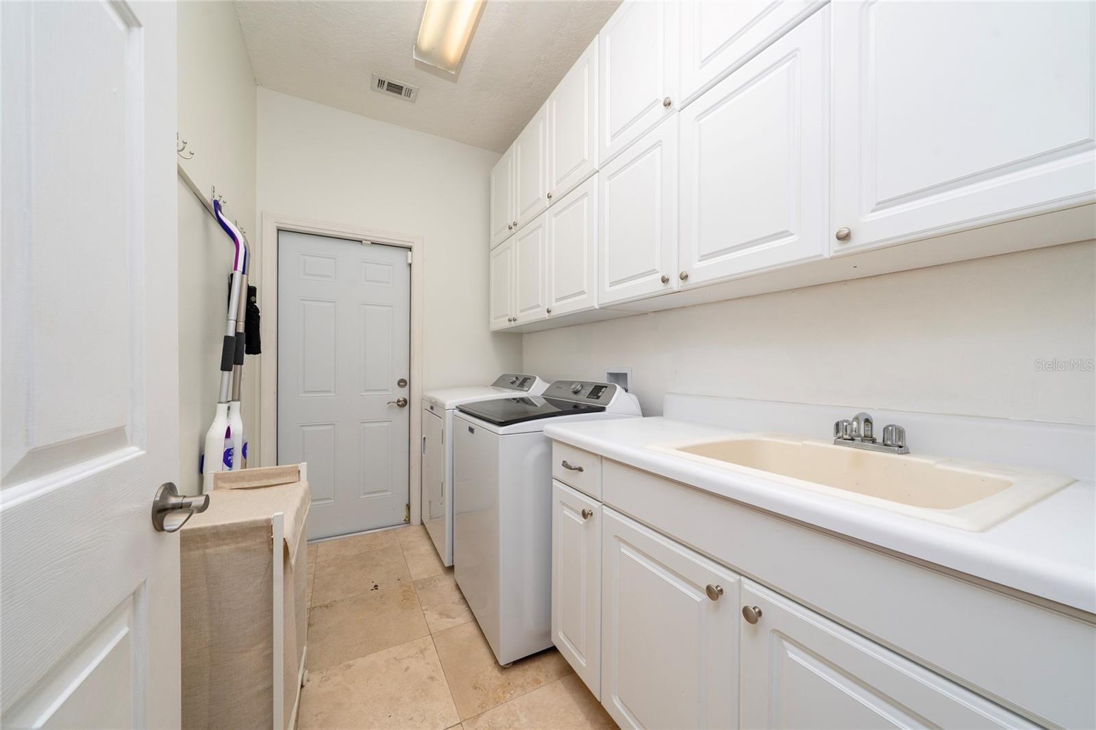 Image 44 of 51 For 7657 Mount Carmel Drive