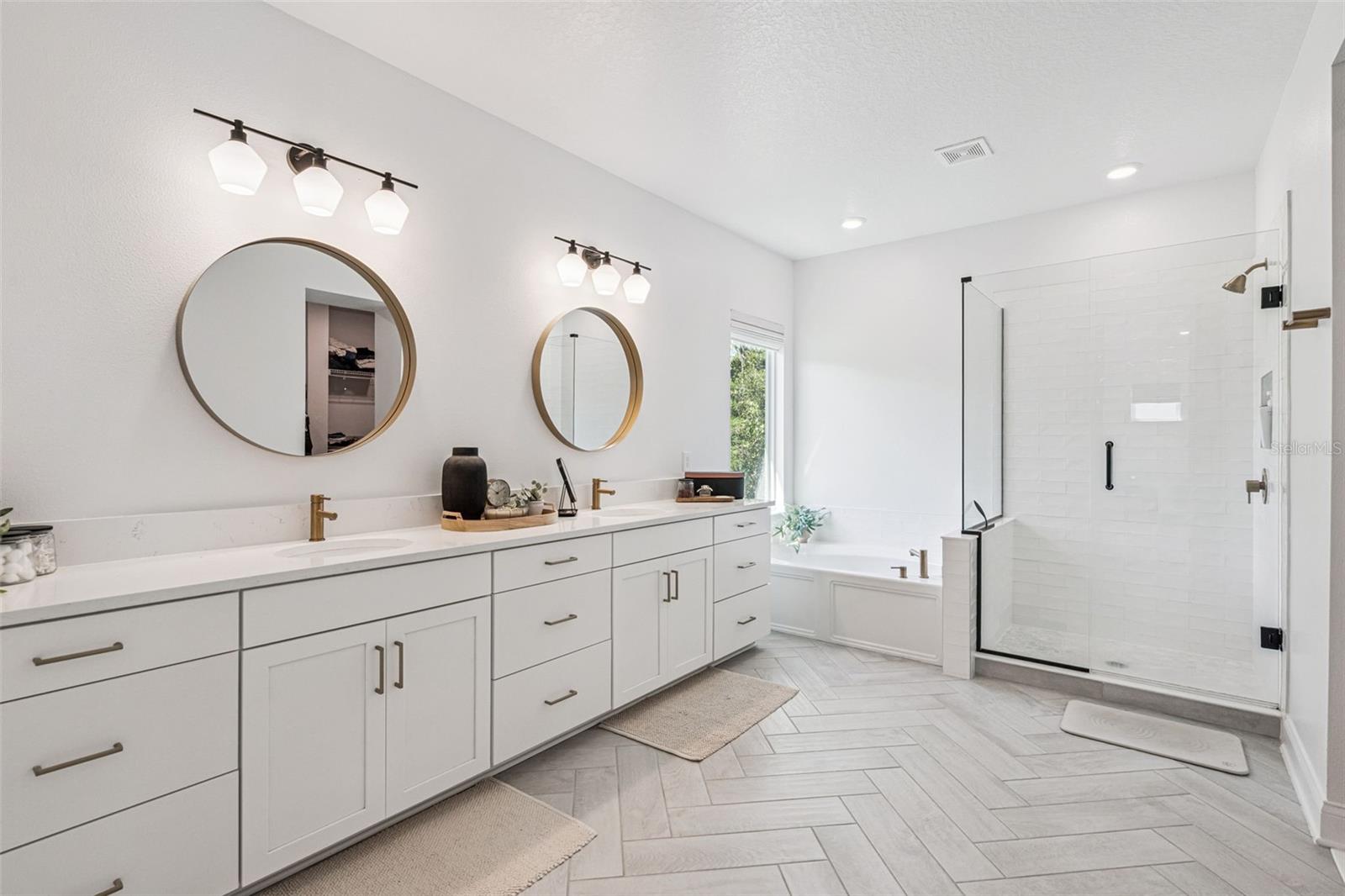 Image 33 of 63 For 534 Wishbone Lane