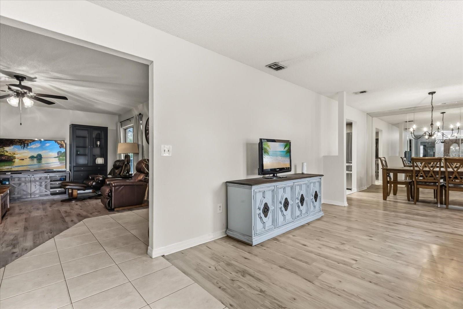 Image 19 of 36 For 3799 Sutters Mill Circle