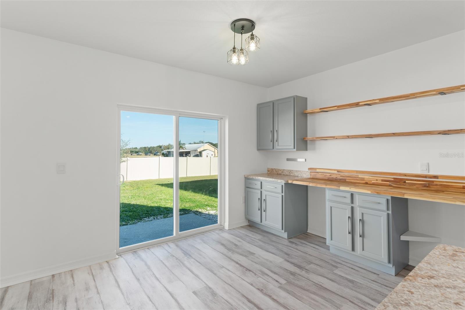 Image 10 of 47 For 540 Boardwalk Avenue