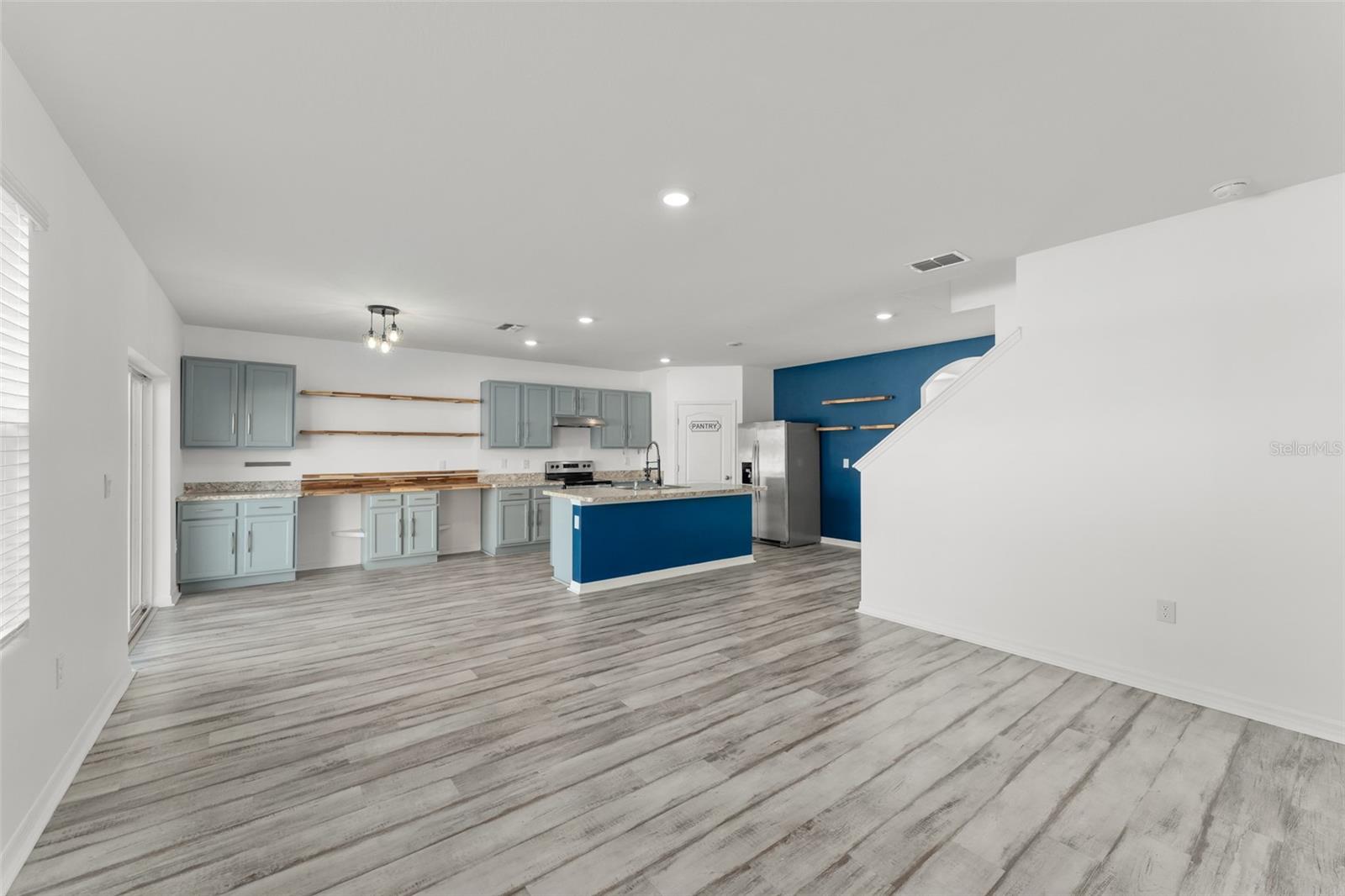 Image 13 of 47 For 540 Boardwalk Avenue