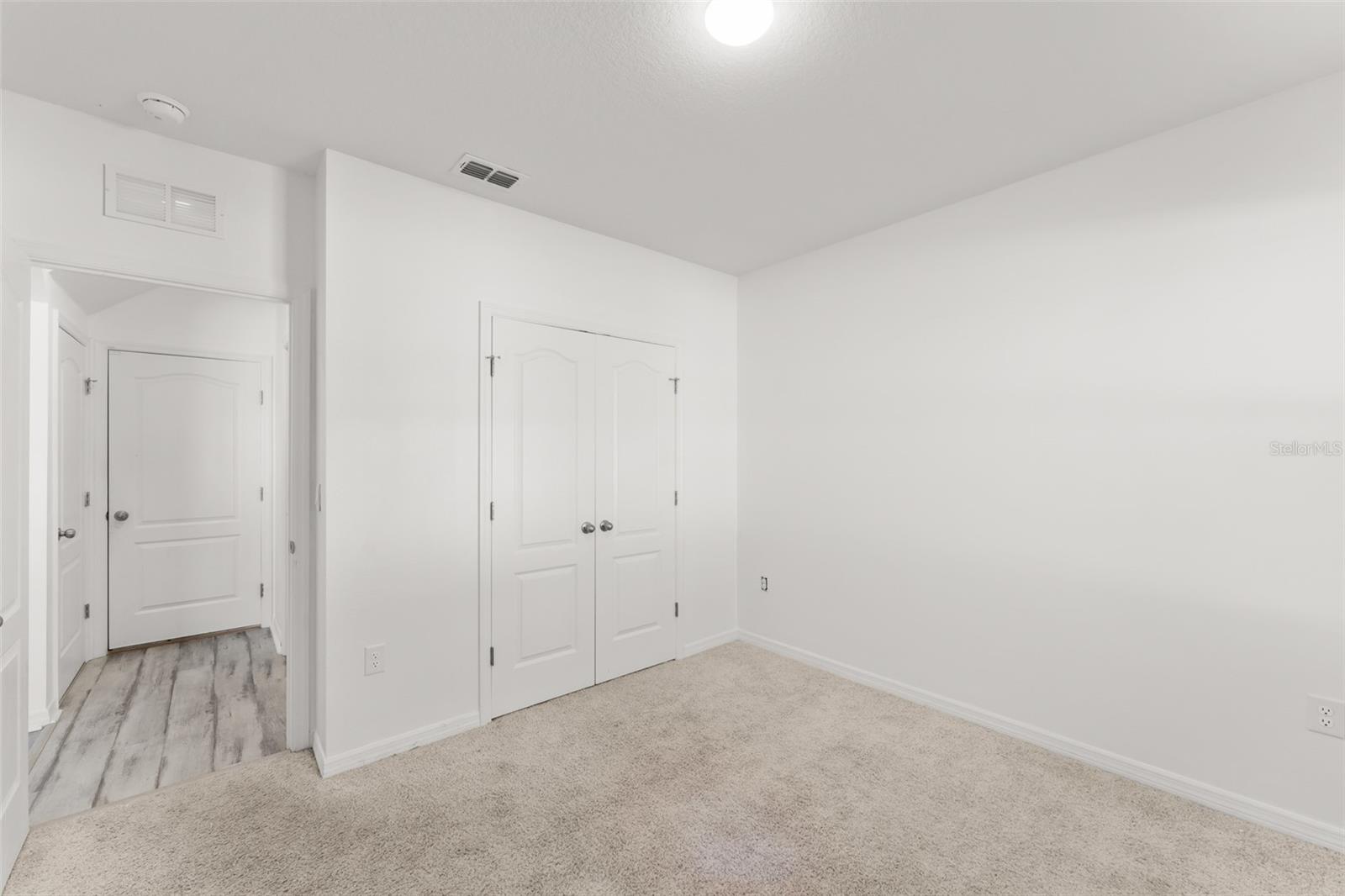 Image 17 of 47 For 540 Boardwalk Avenue