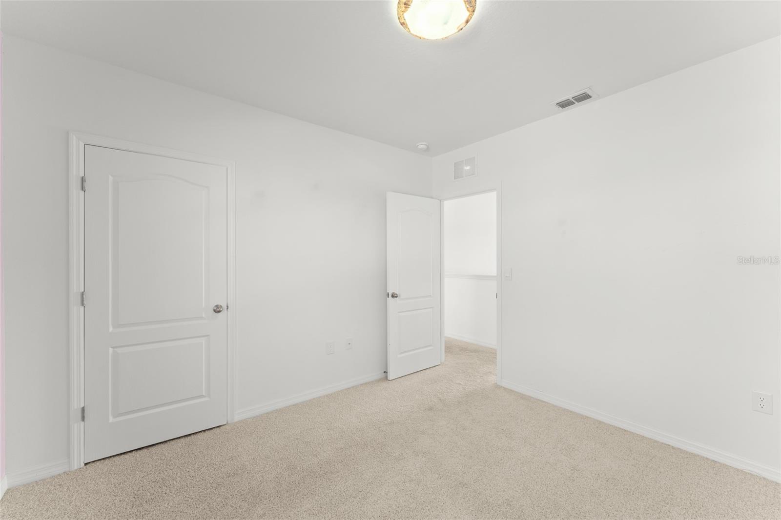 Image 21 of 47 For 540 Boardwalk Avenue