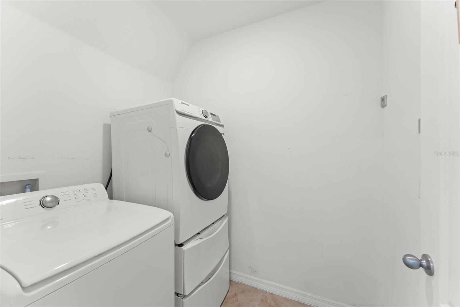 Image 23 of 47 For 540 Boardwalk Avenue