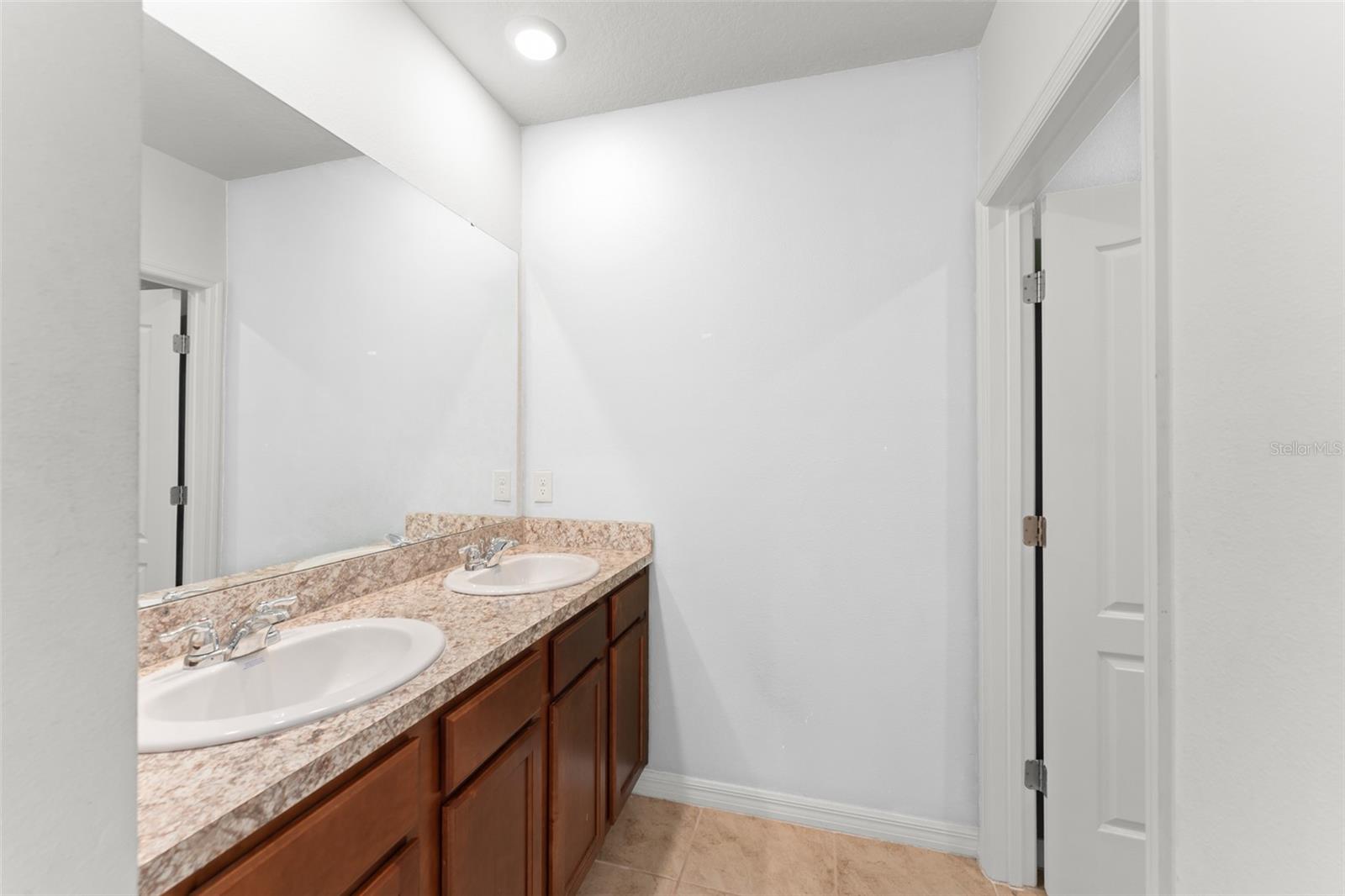 Image 37 of 47 For 540 Boardwalk Avenue