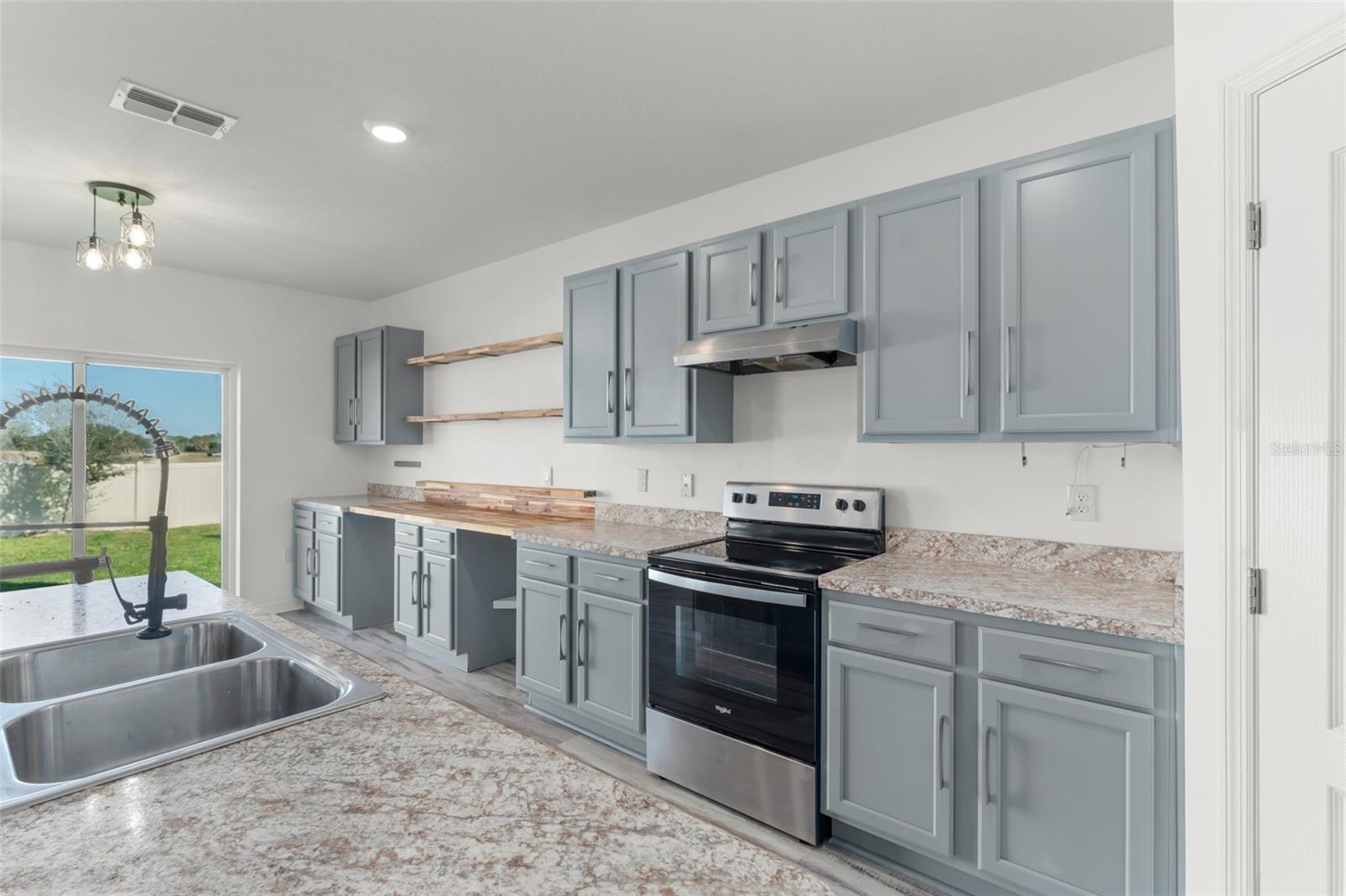 Image 7 of 47 For 540 Boardwalk Avenue