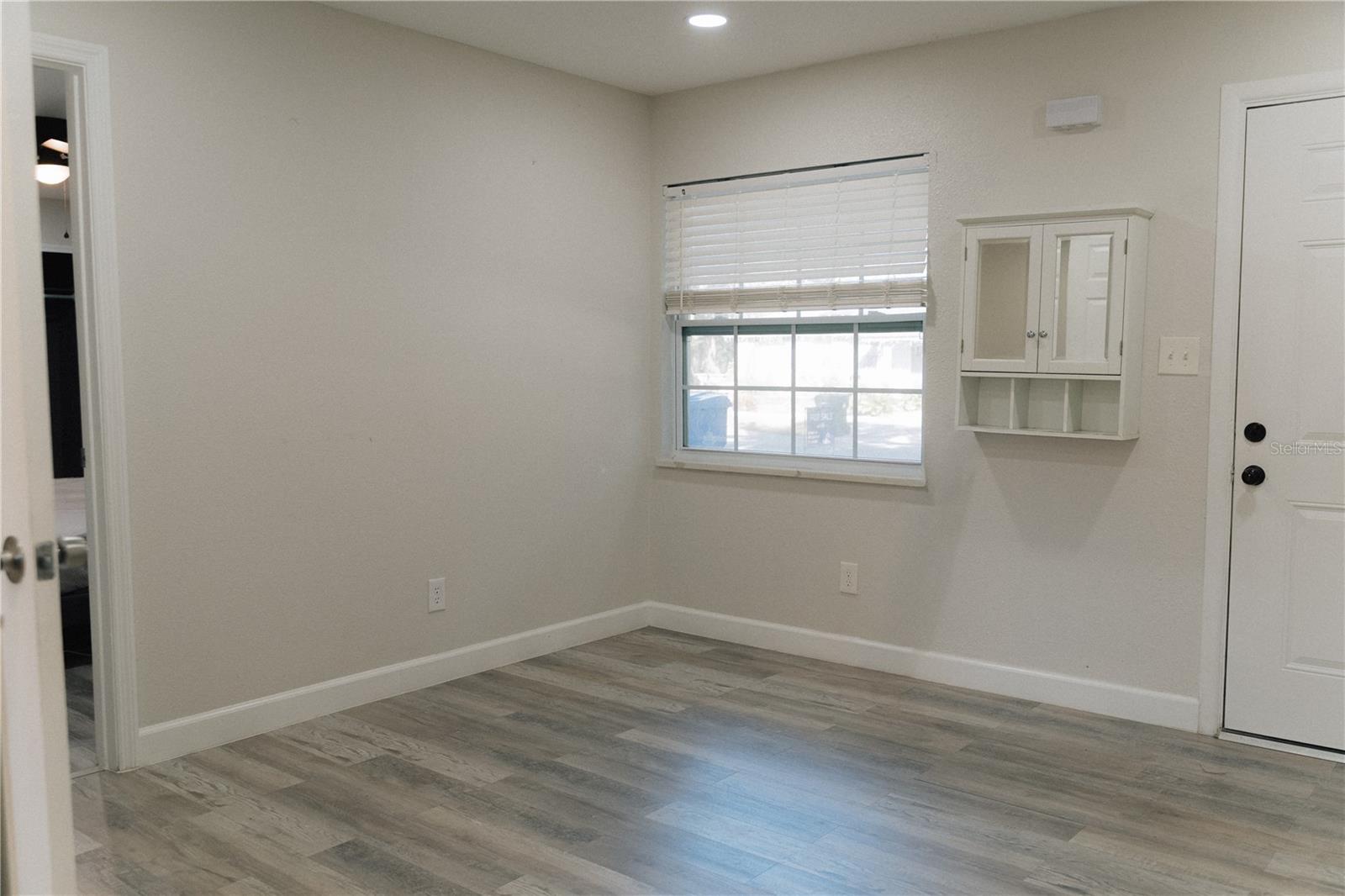 Image 17 of 23 For 503 Apricot Drive