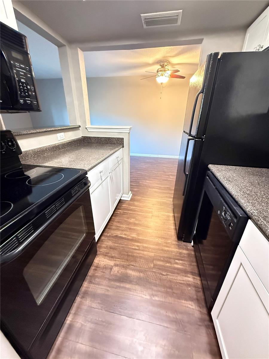 Image 12 of 30 For 151 Lewfield Circle 4