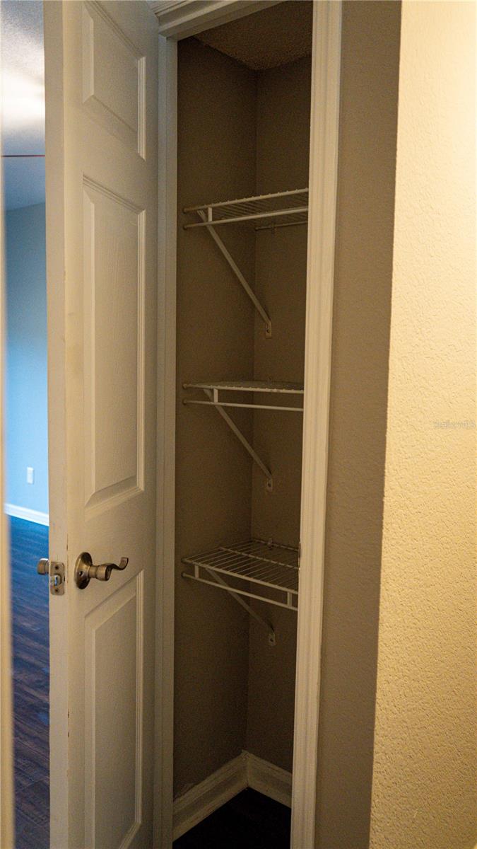 Image 4 of 30 For 151 Lewfield Circle 4