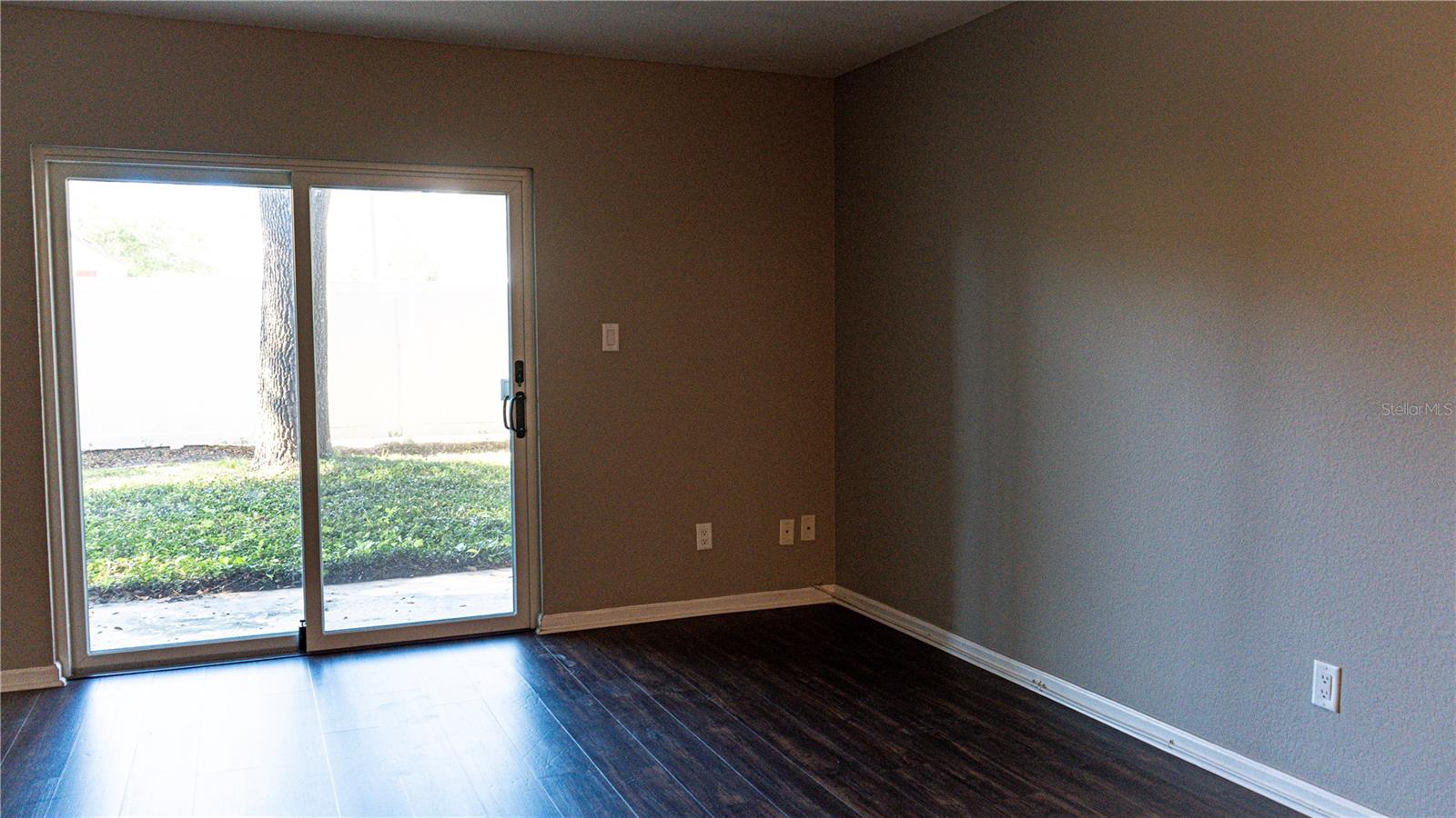 Image 7 of 30 For 151 Lewfield Circle 4