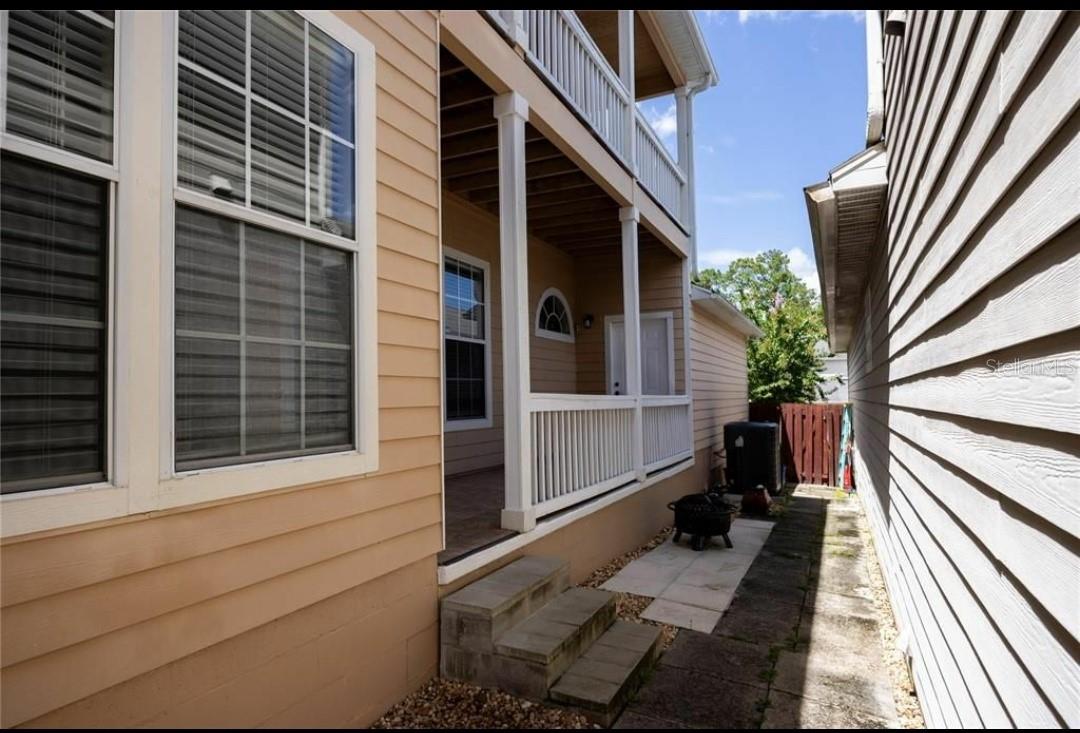 Image 20 of 21 For 11572 18th Place